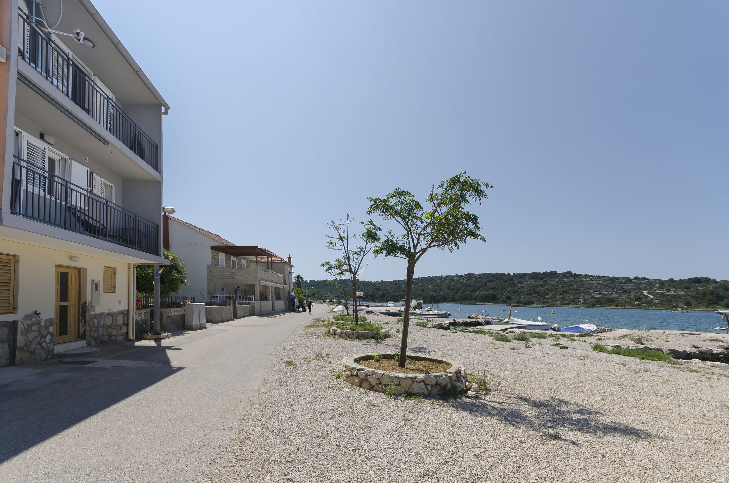 Apartment Paradise 95811-A1