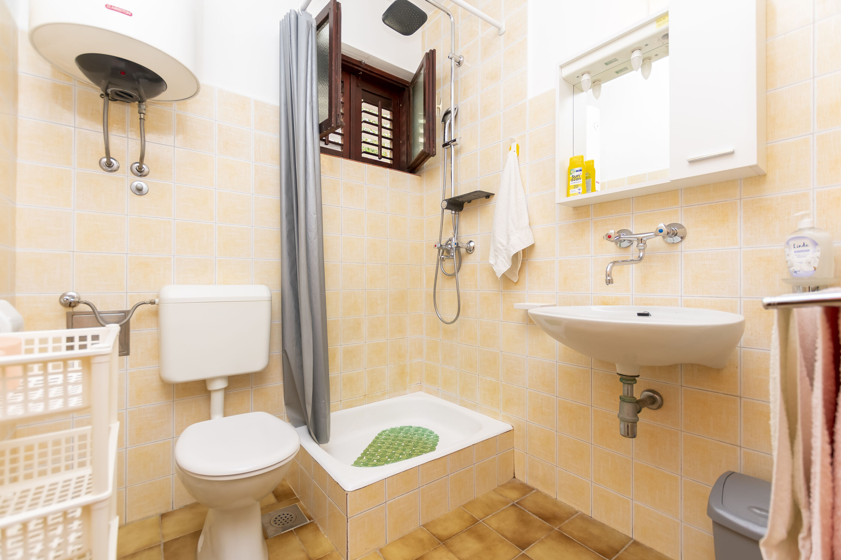 Apartments Djani 31111-A1