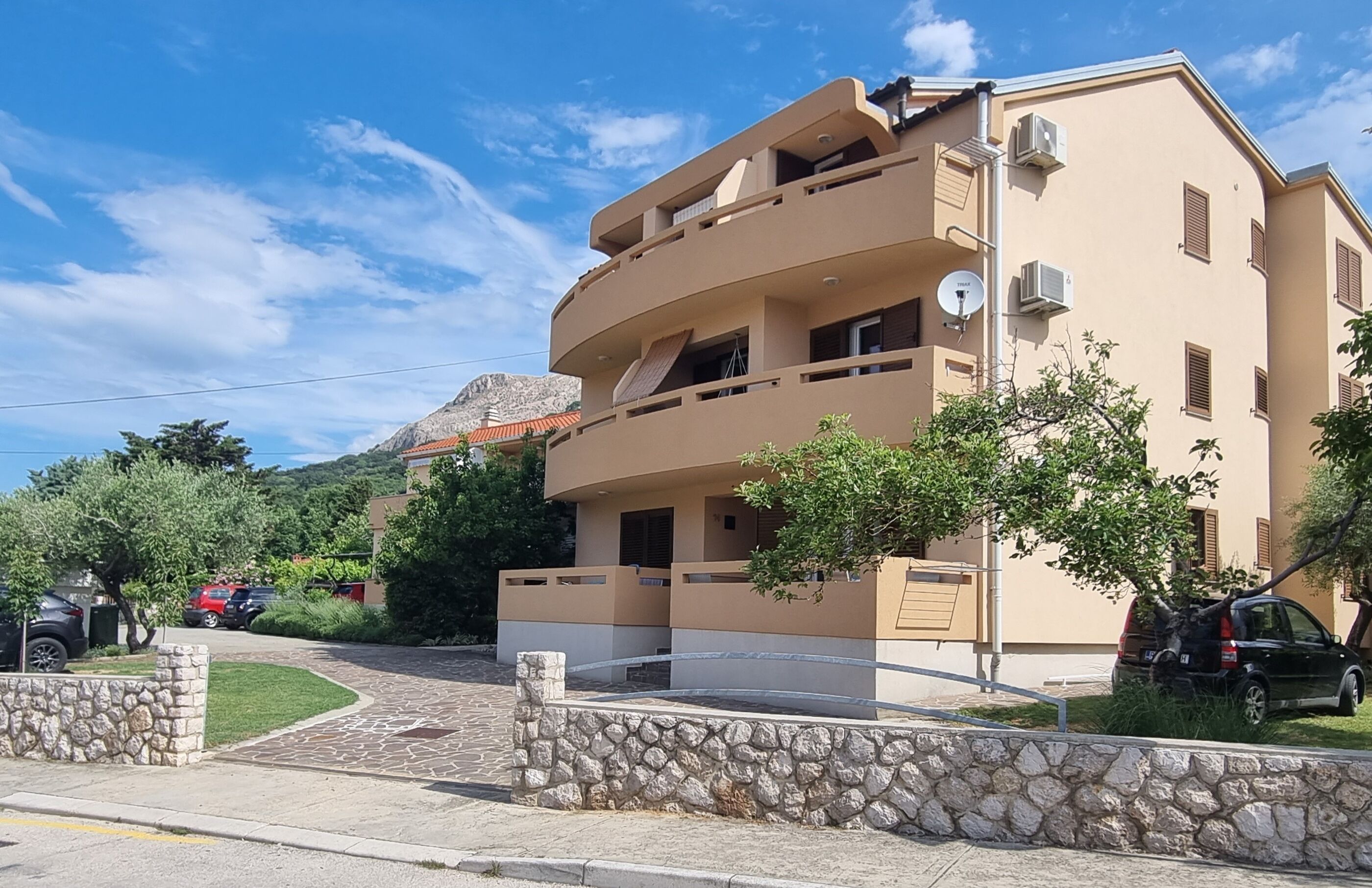 Apartments Barbalic Dean 69171-A2