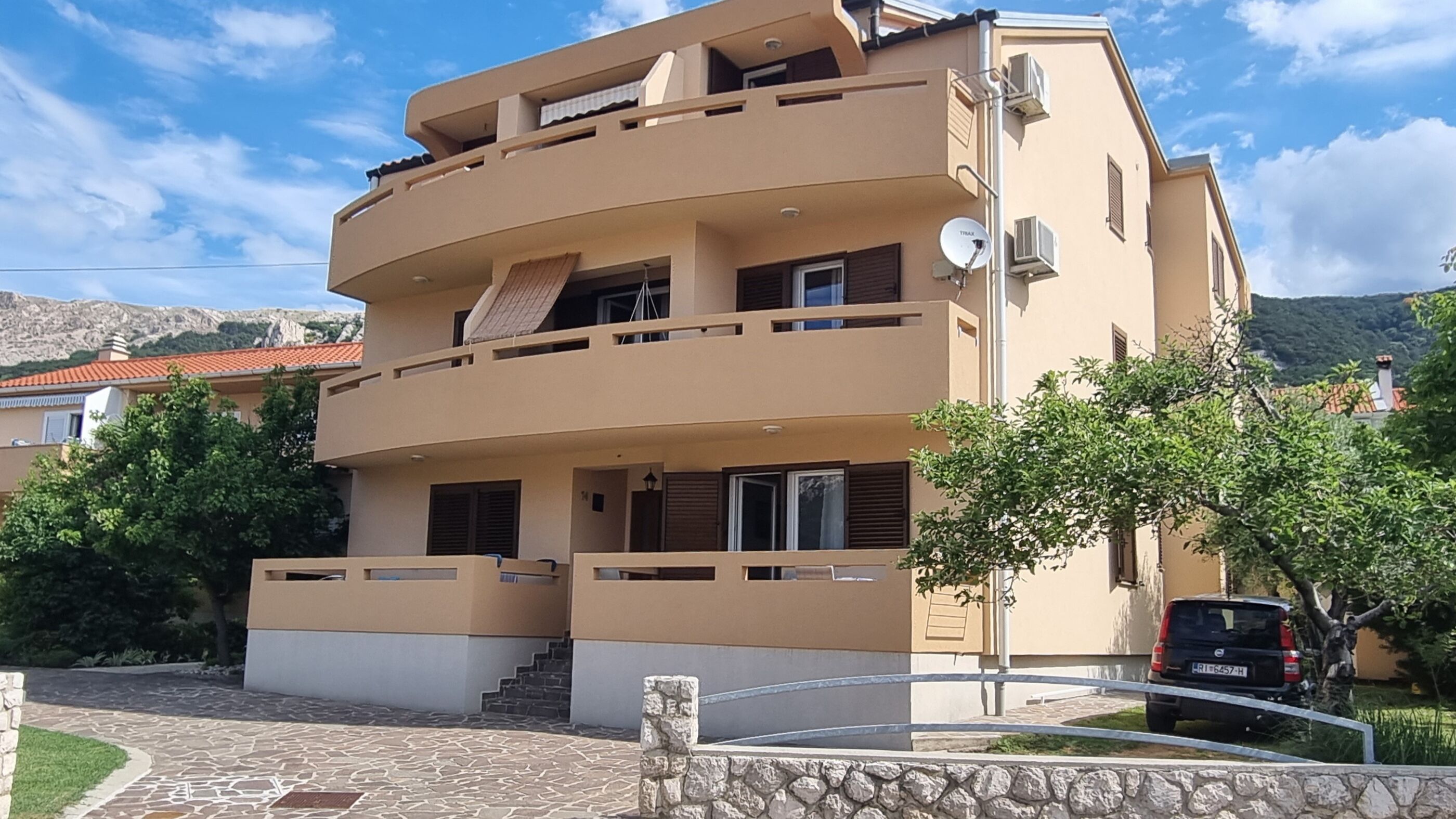 Apartments Barbalic Dean 69171-A2
