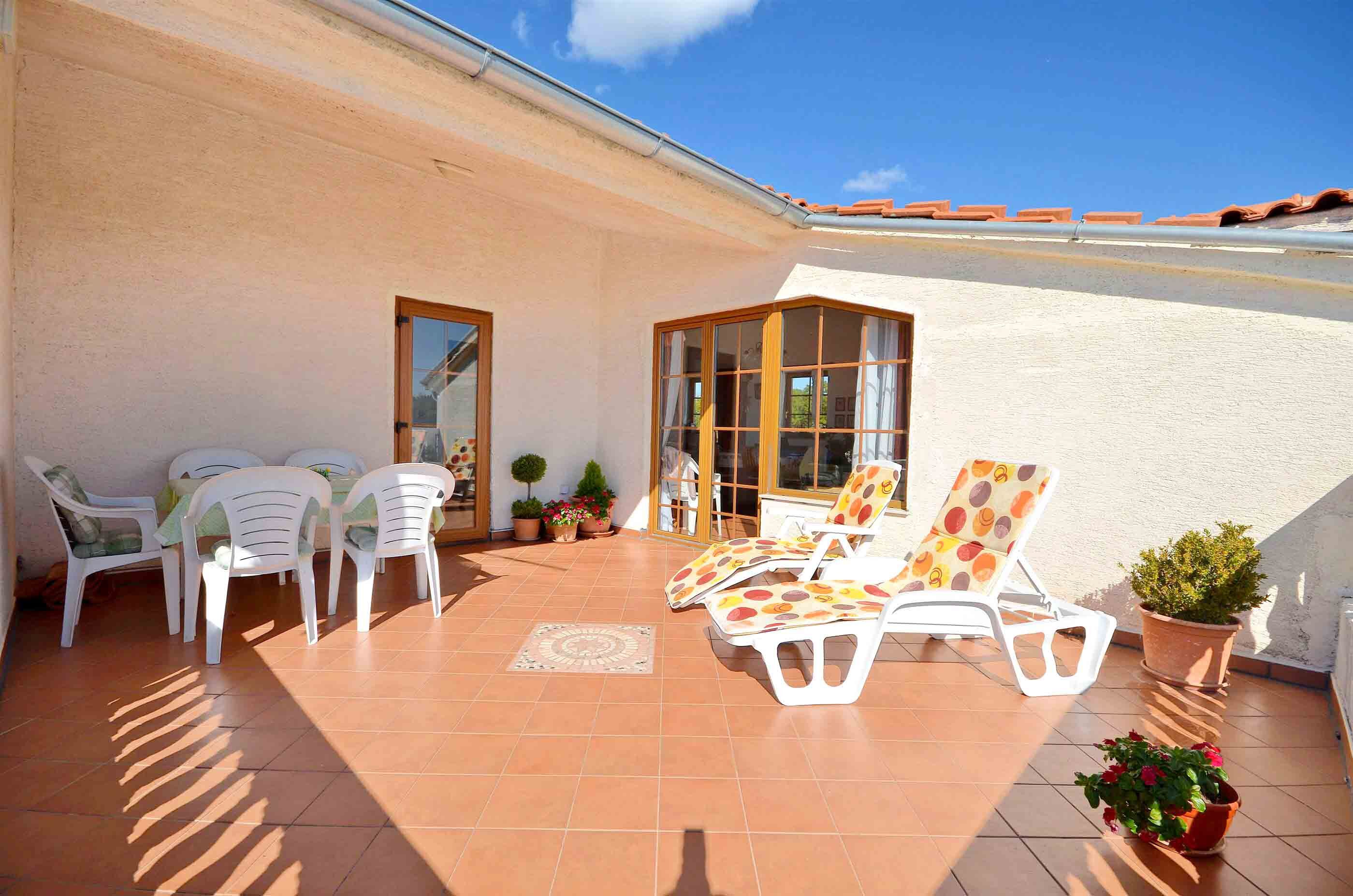 Apartment and Rooms Artina 25091-A1