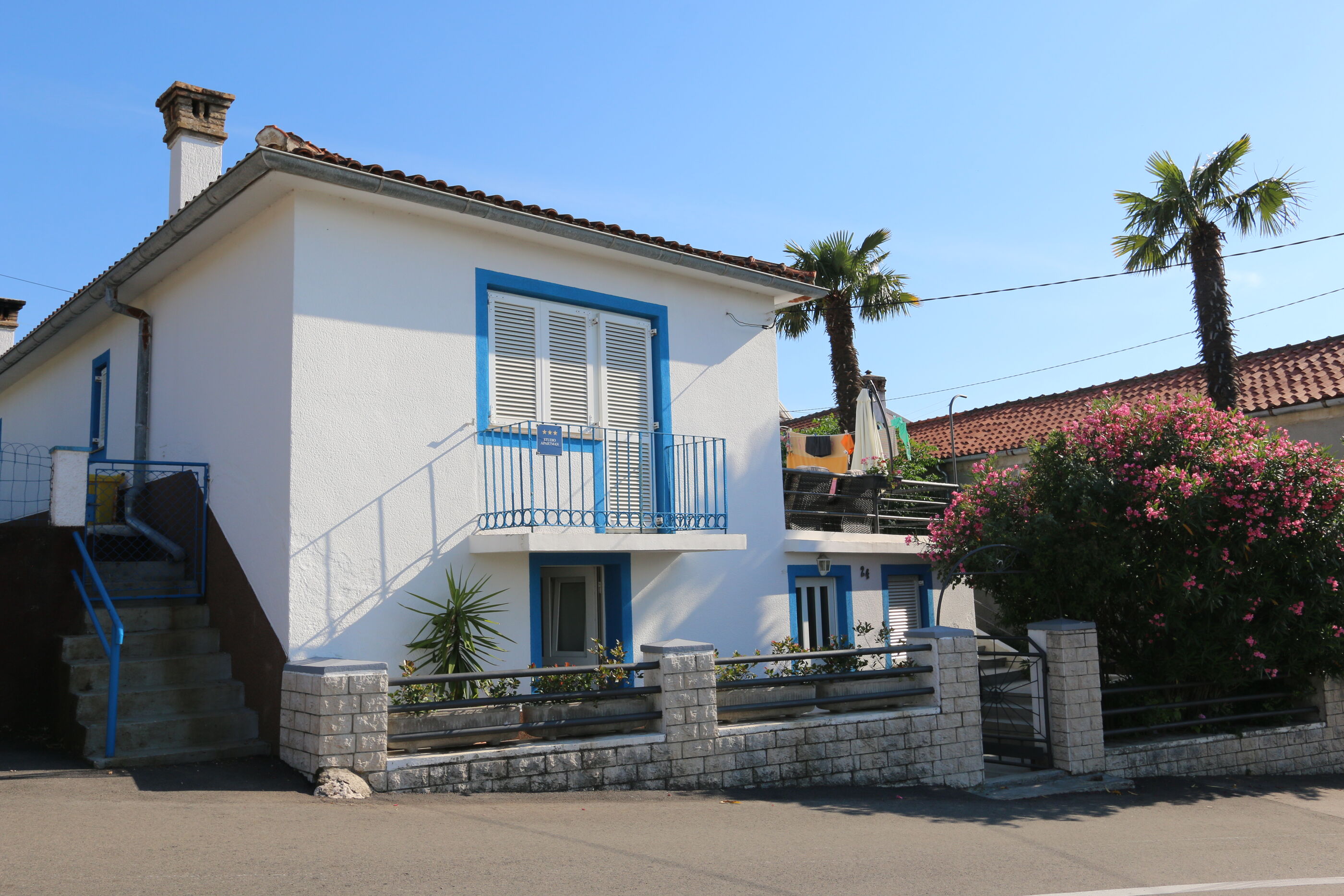 Apartment Mance 49853-A1