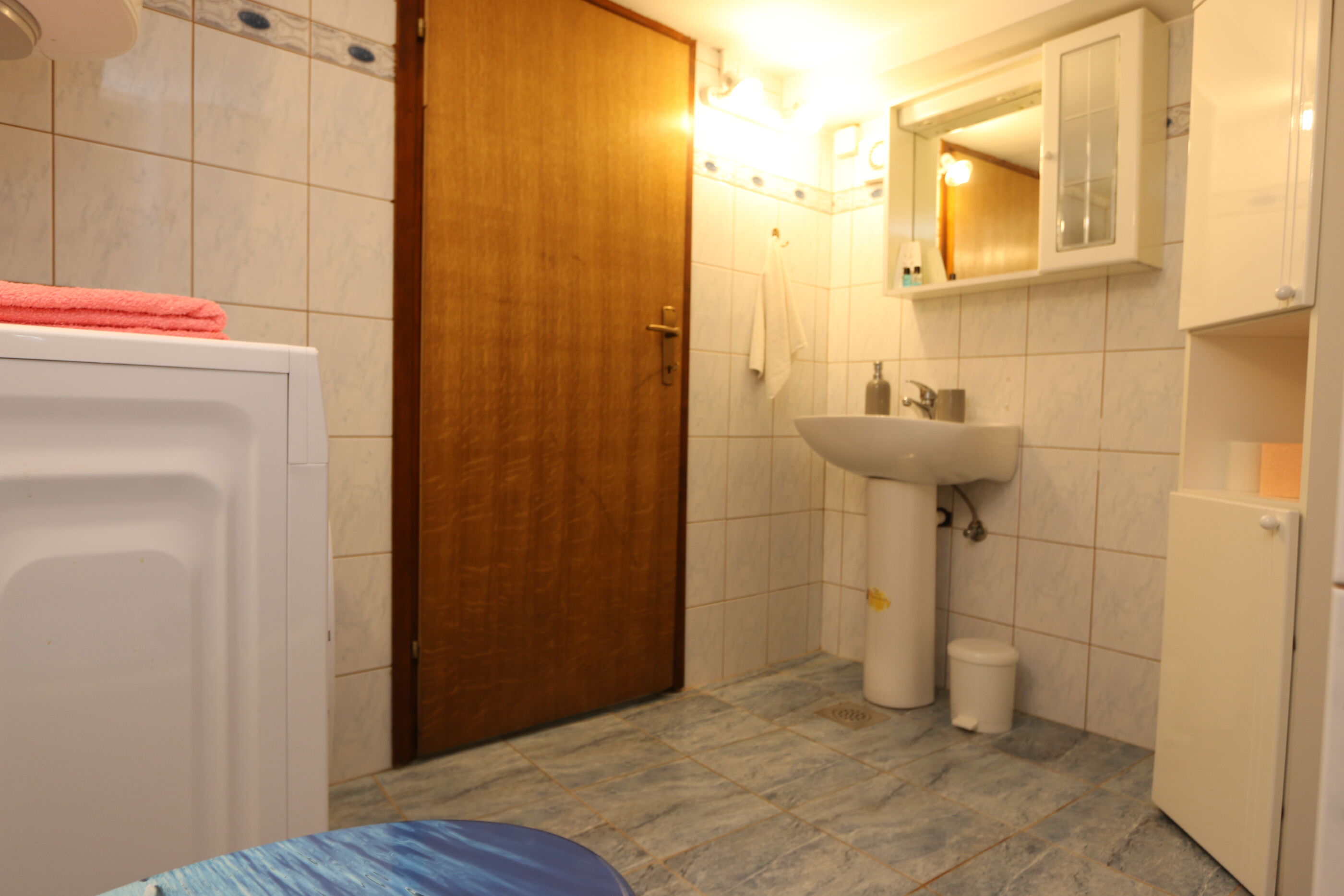 Apartment Mance 49853-A1