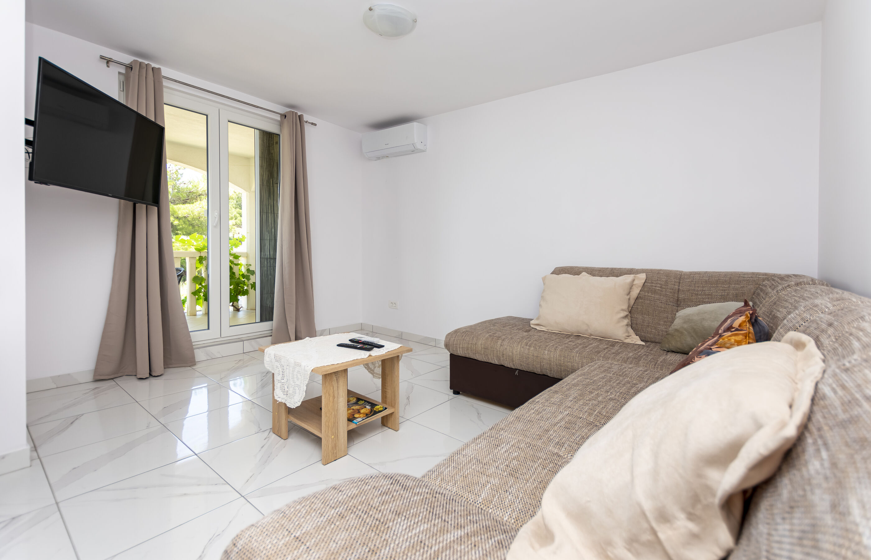 Apartments Peaceful Place 96011-A2