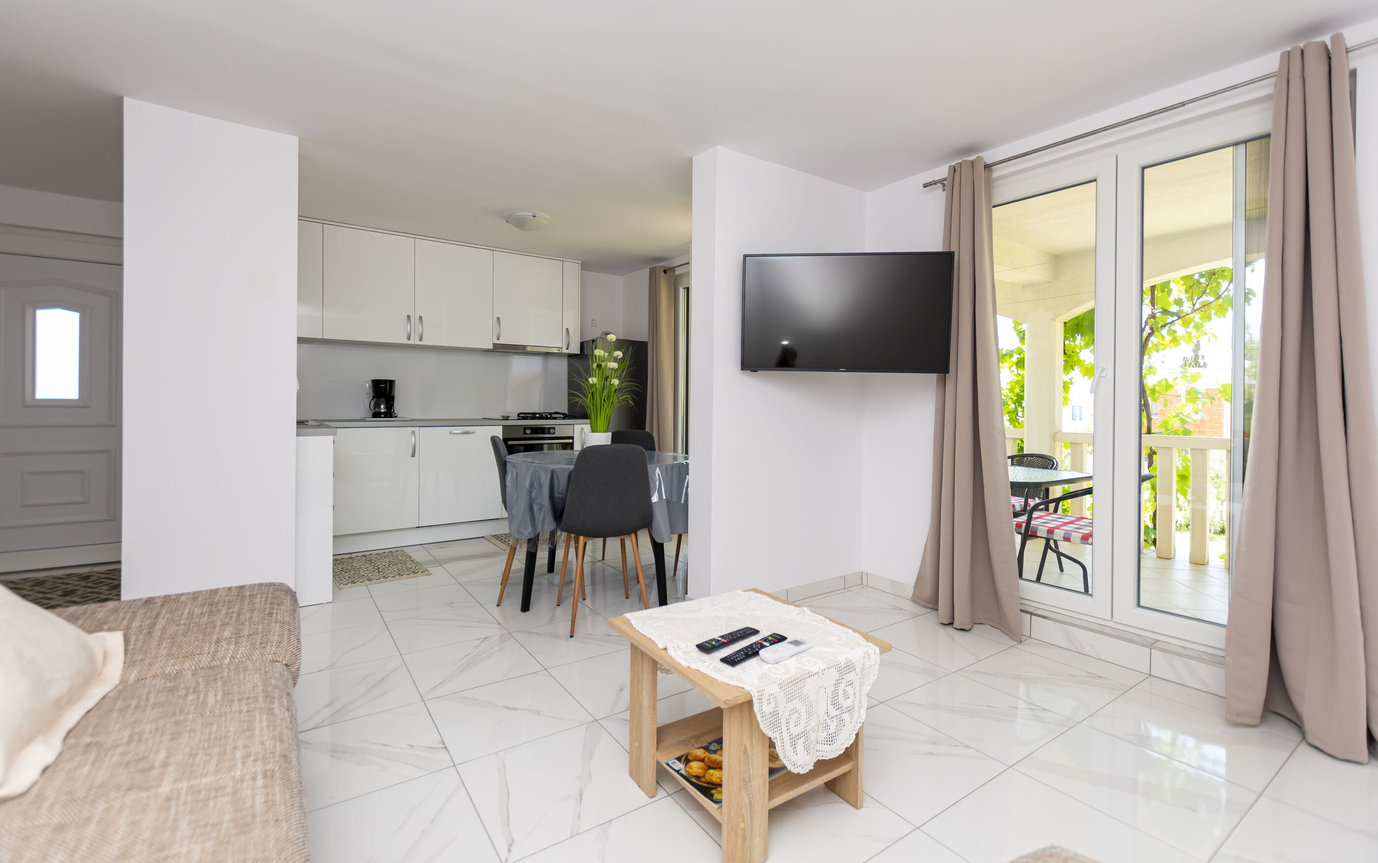 Apartments Peaceful Place 96011-A2