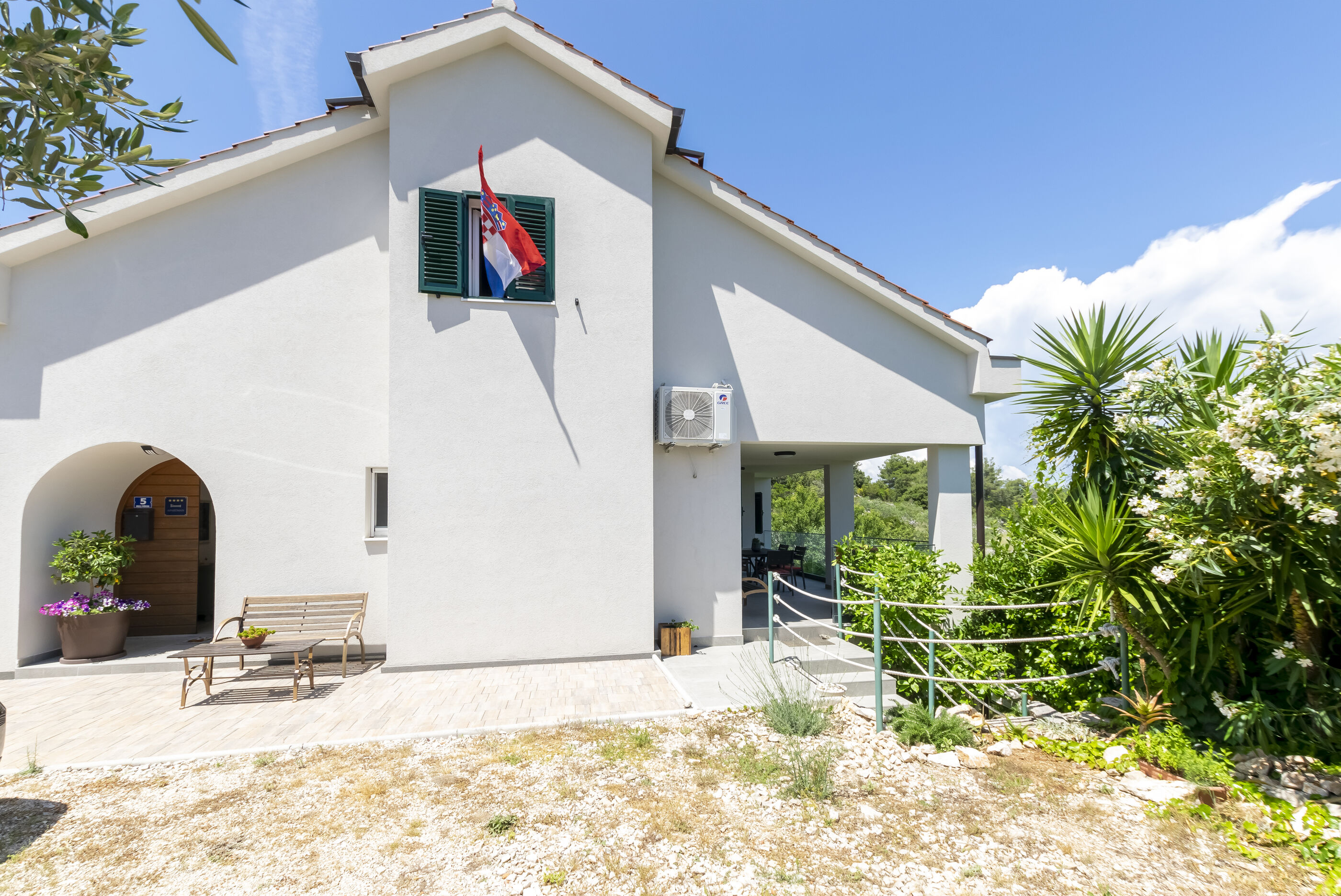 Apartment Sweet Dream Manjiga 95761-A1