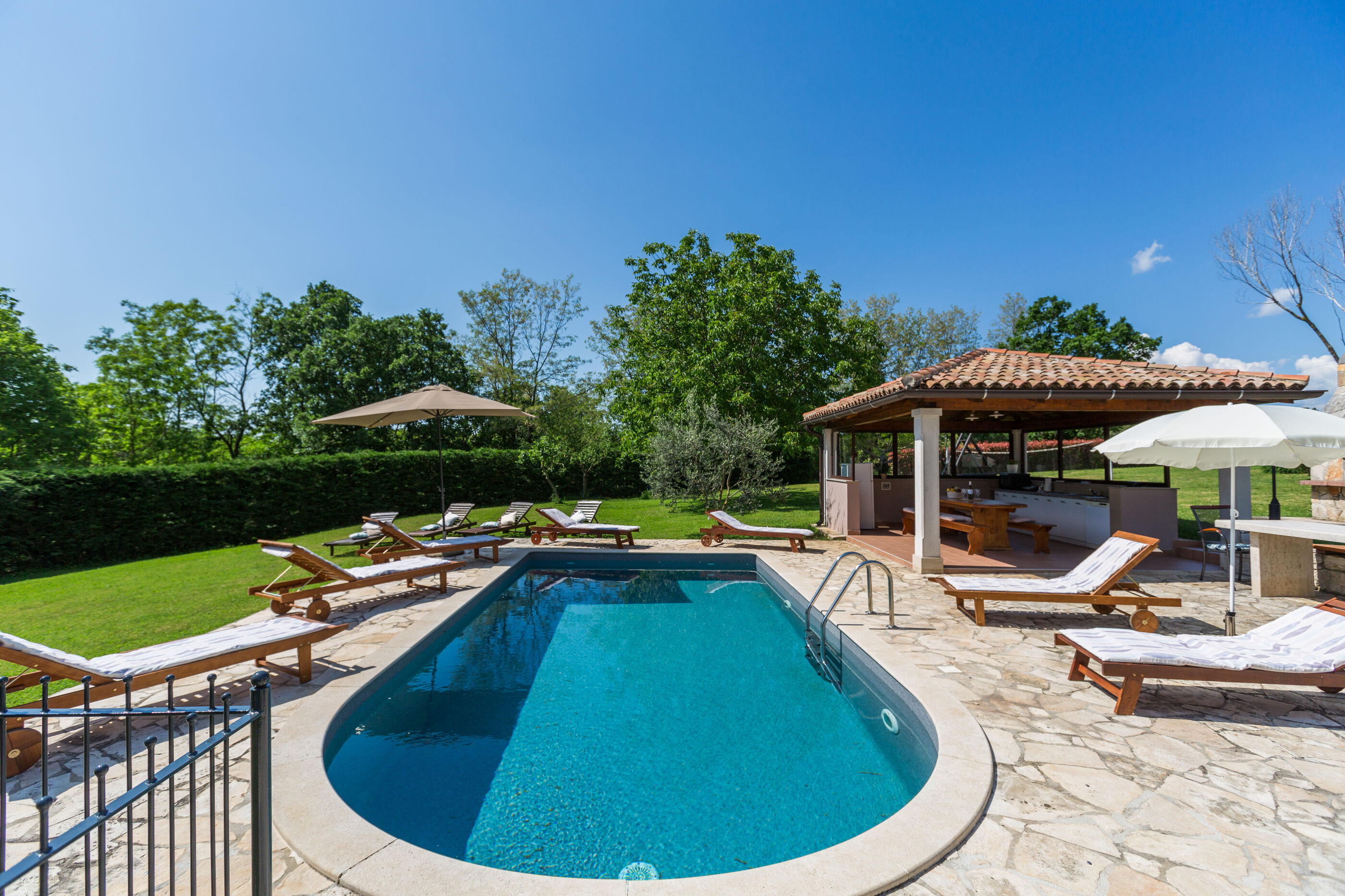 Photo of House Morena s bazenom