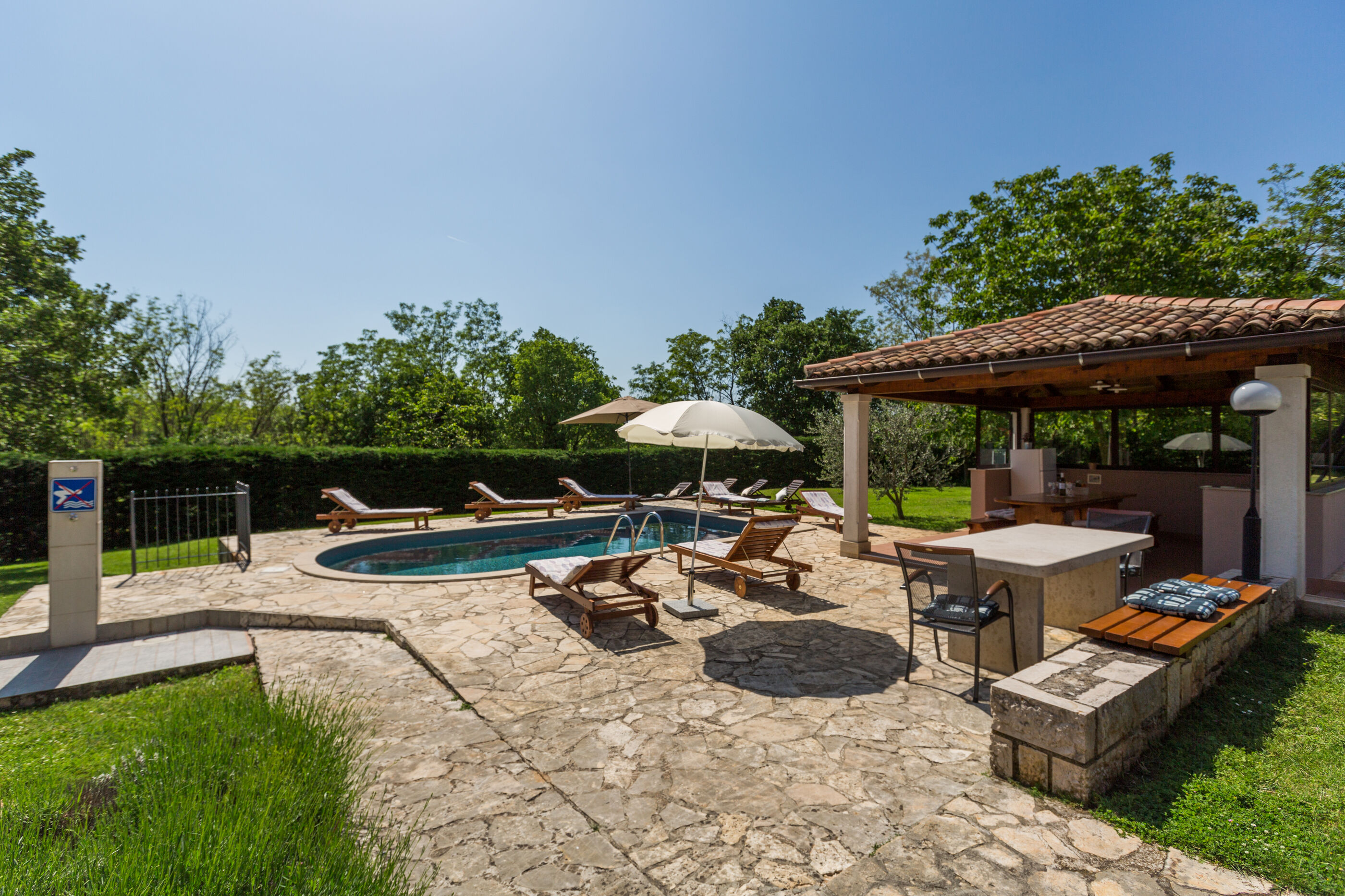 Photo of House Morena s bazenom