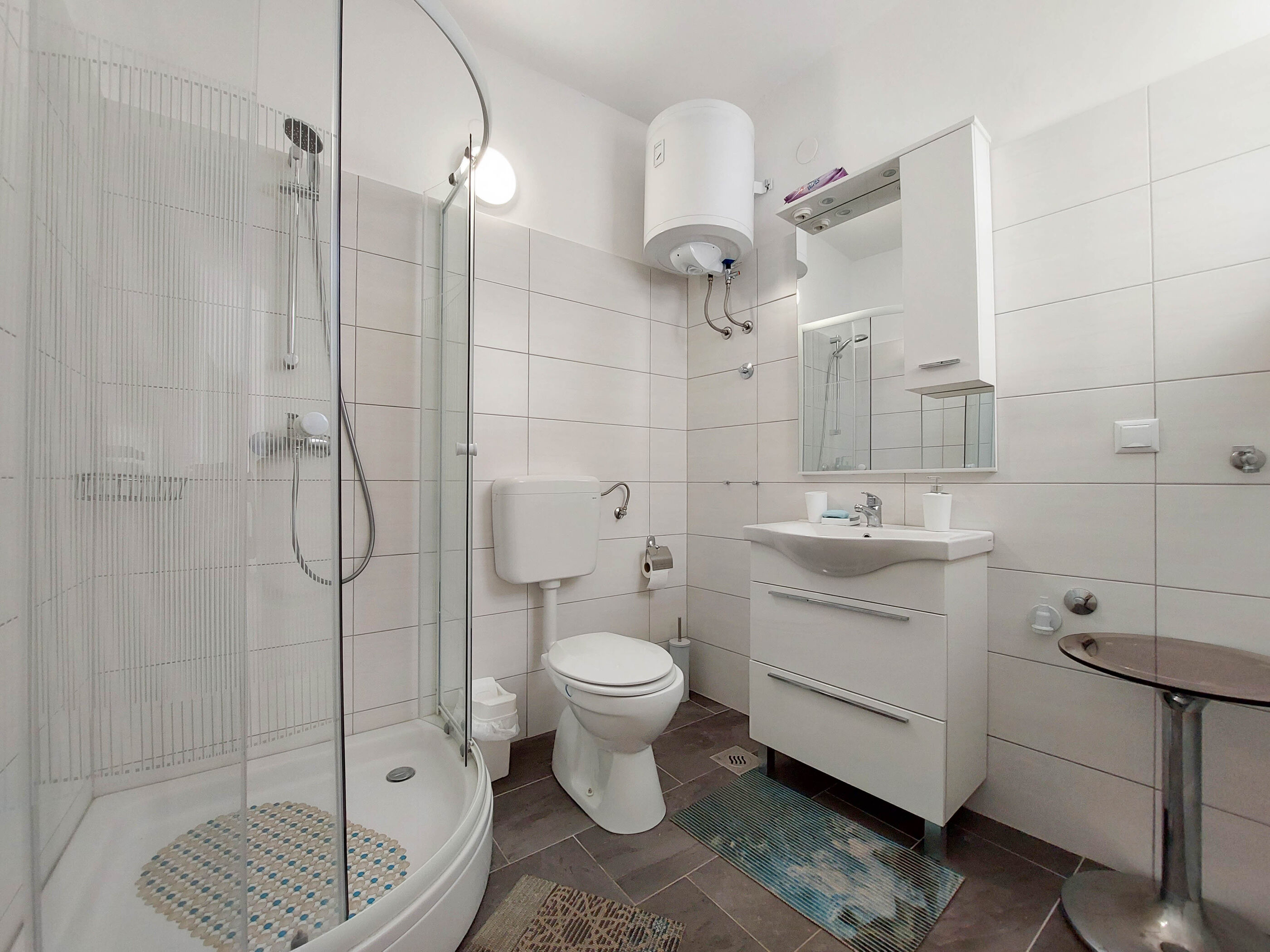 Apartment Viktor 96021-A1