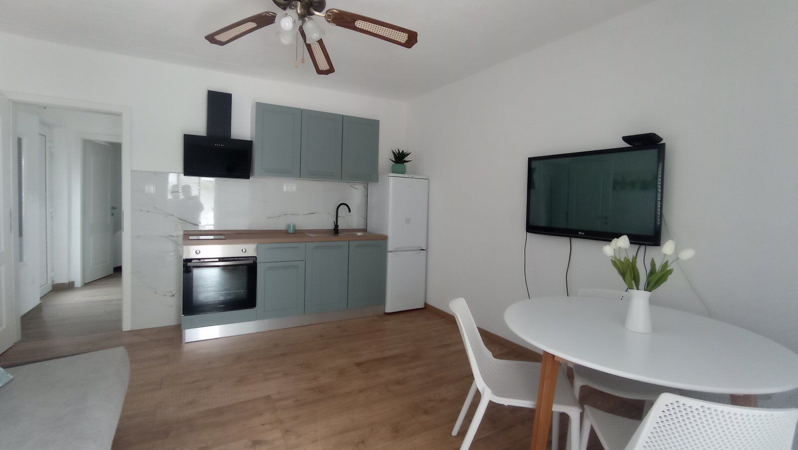 Apartments Tiho 63651-A1