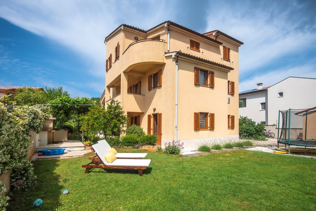 Apartment House Vinkuran 74271-A1