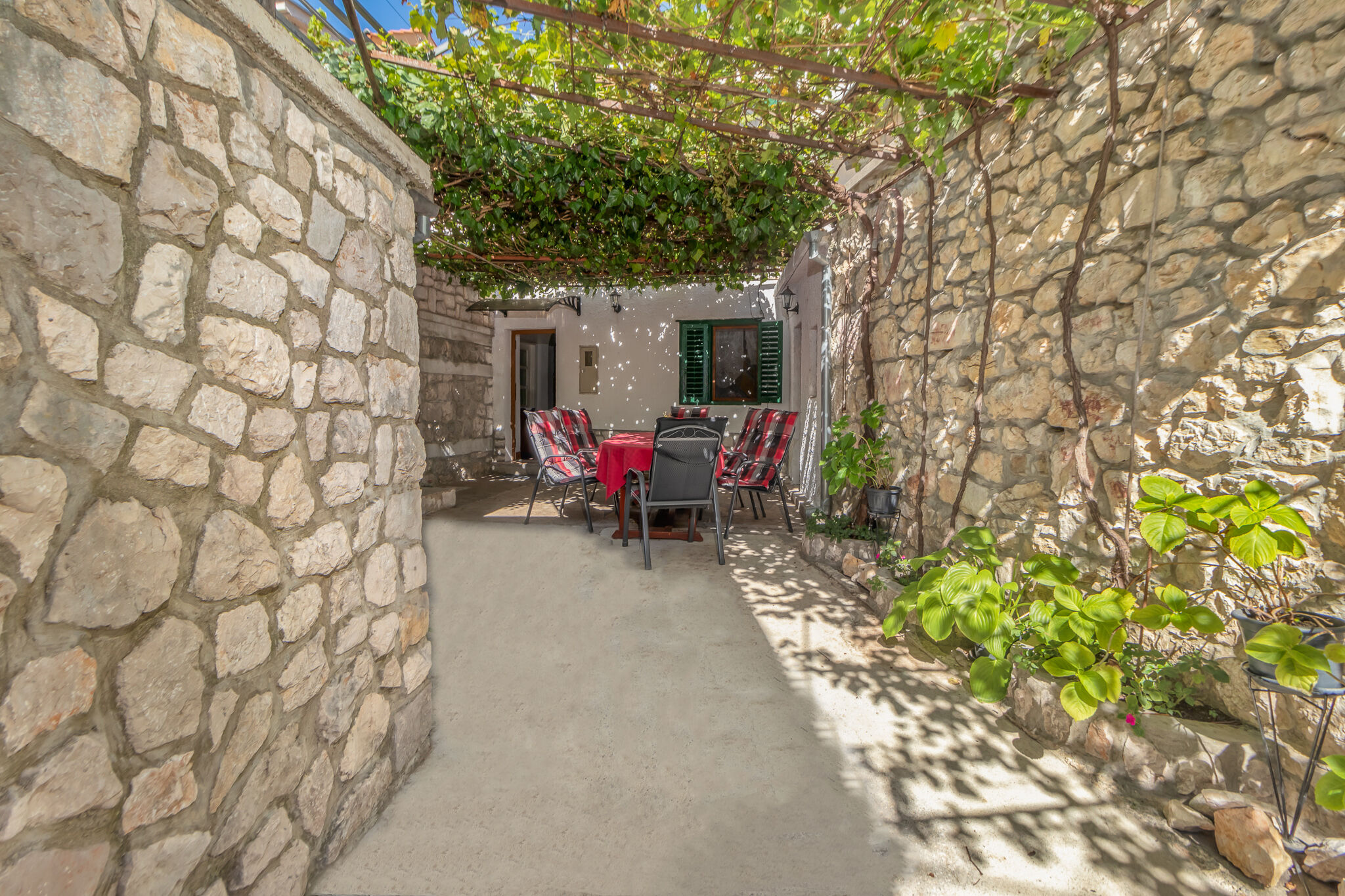 House Seka 96121-K1