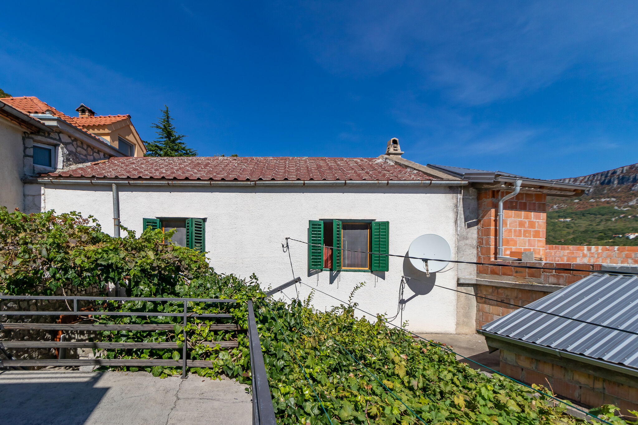 House Seka 96121-K1