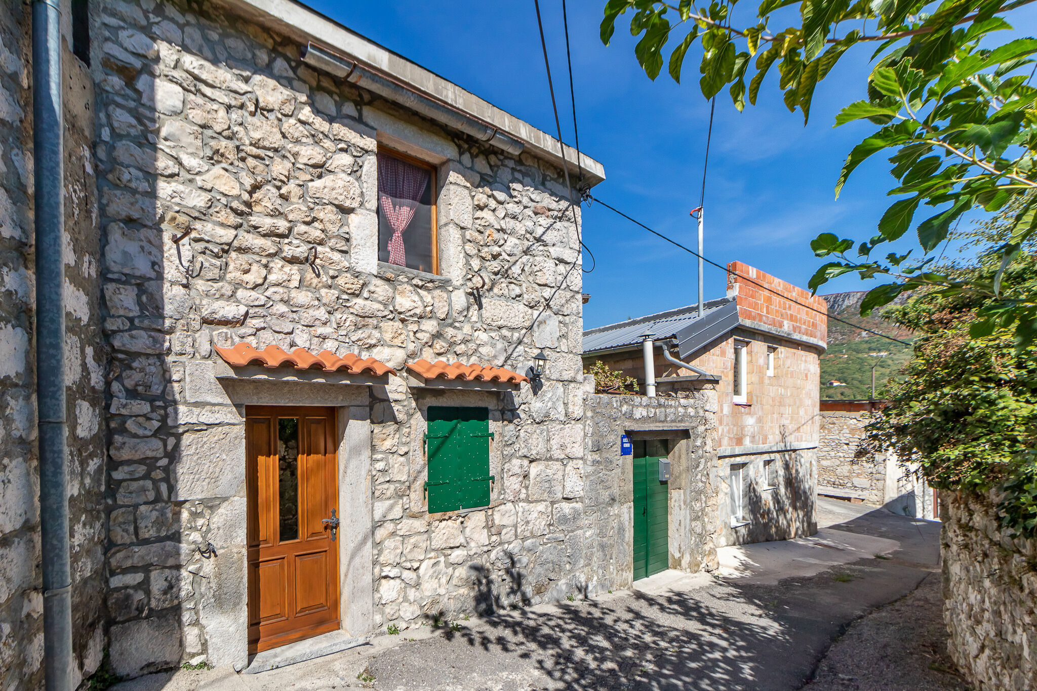 House Seka 96121-K1