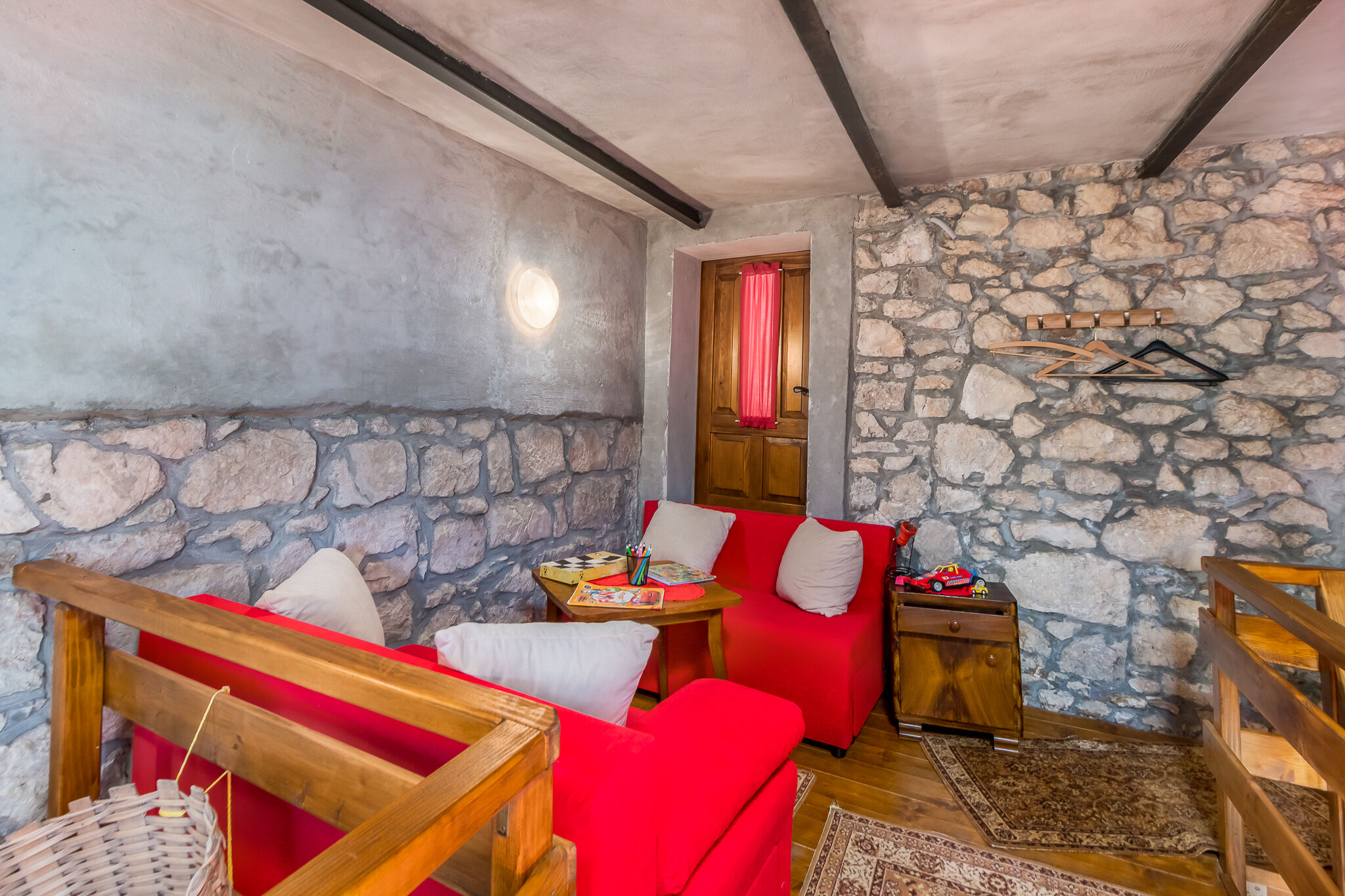 House Seka 96121-K1