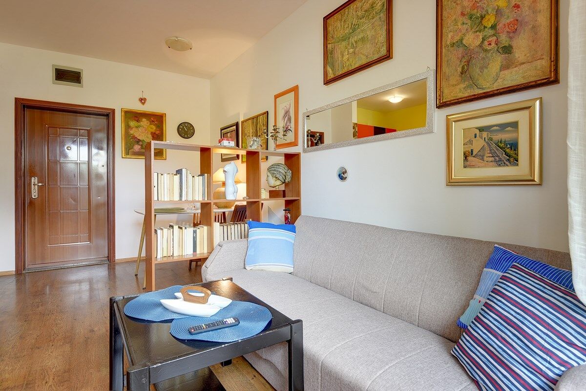 Apartment House Munida 74272-A1