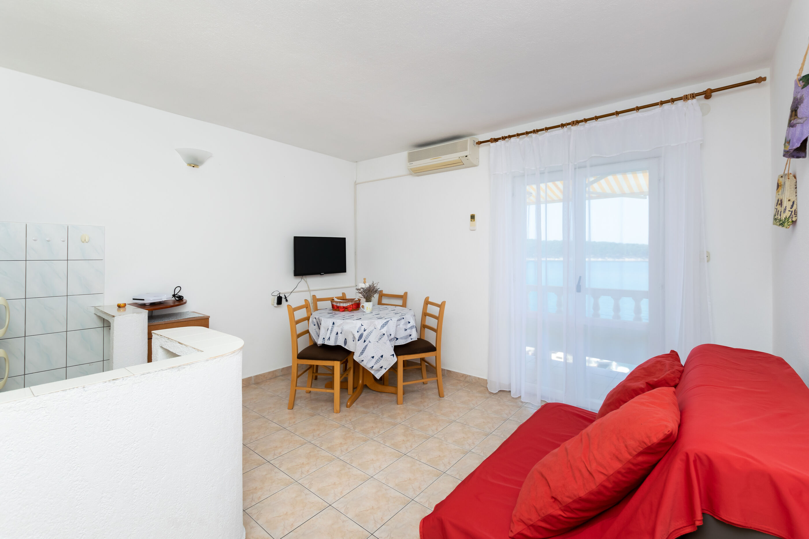 Apartments Biserka 94651-A3