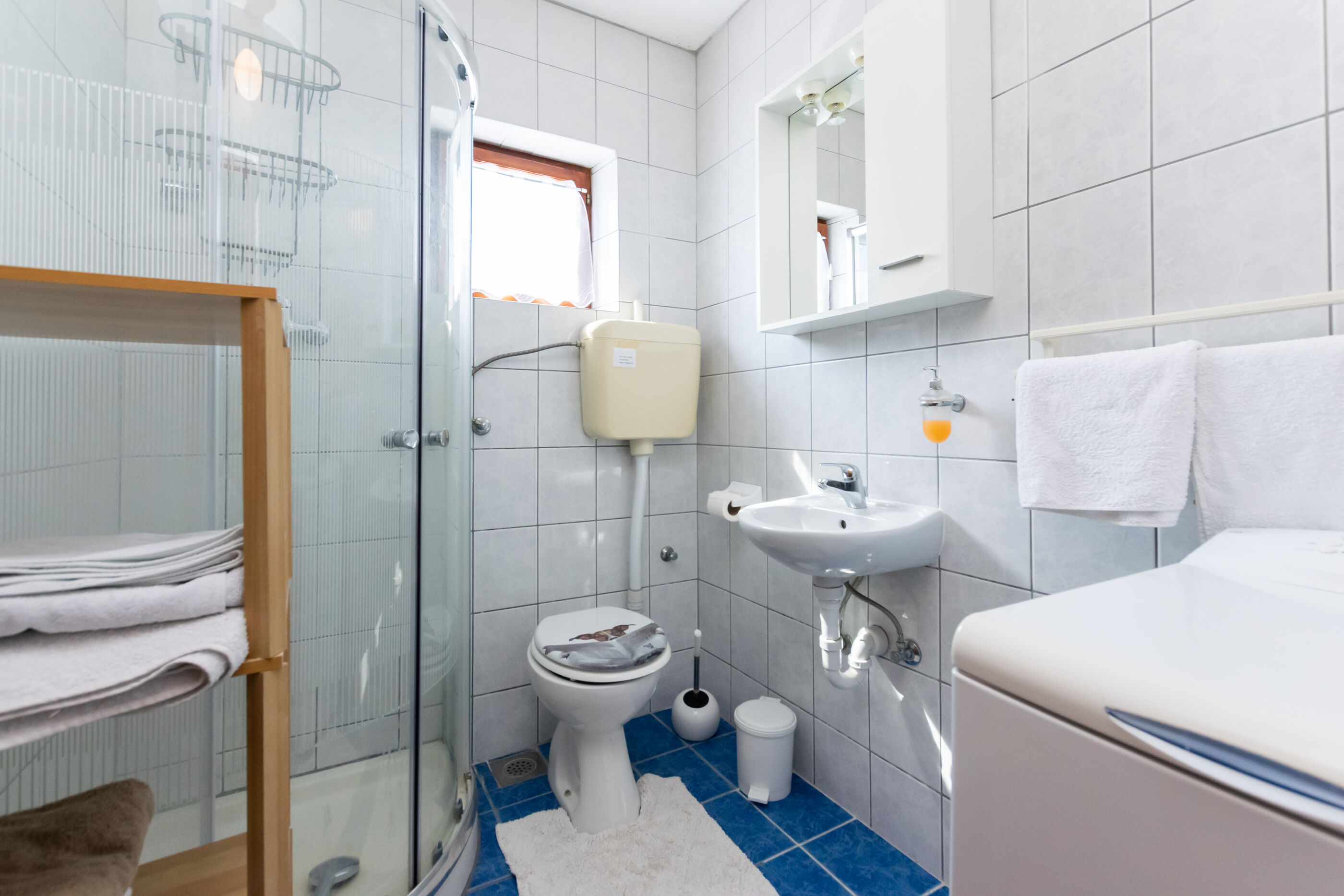 Apartments Biserka 94651-A3