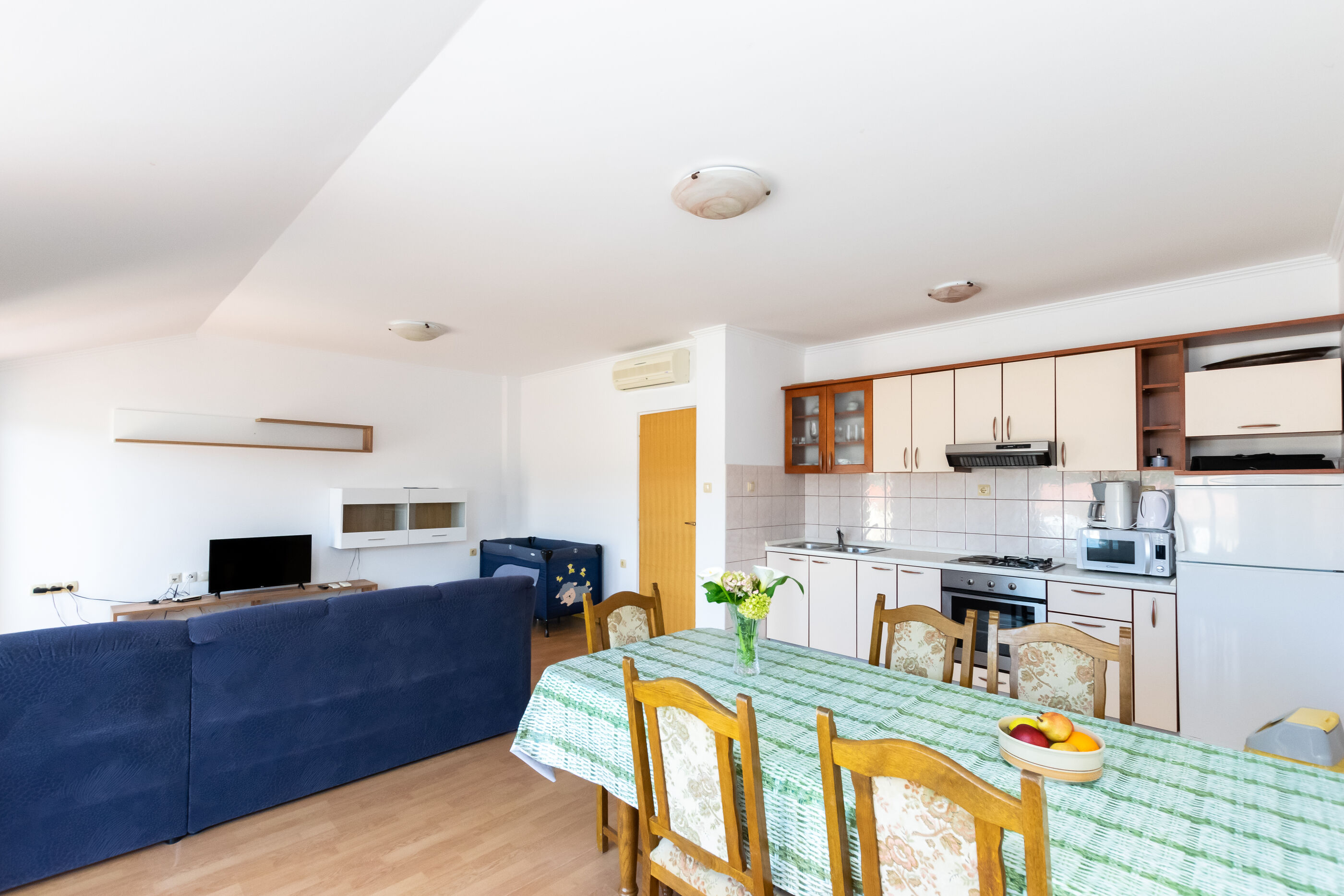 Apartments Apartmani Ivan i Marija 87450-A1