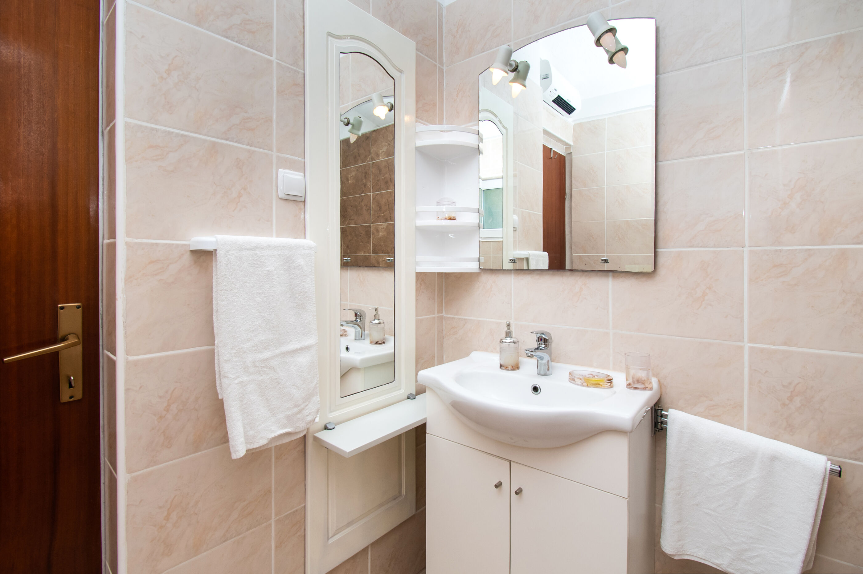 Apartment Ivan Vrsi 54731-A1