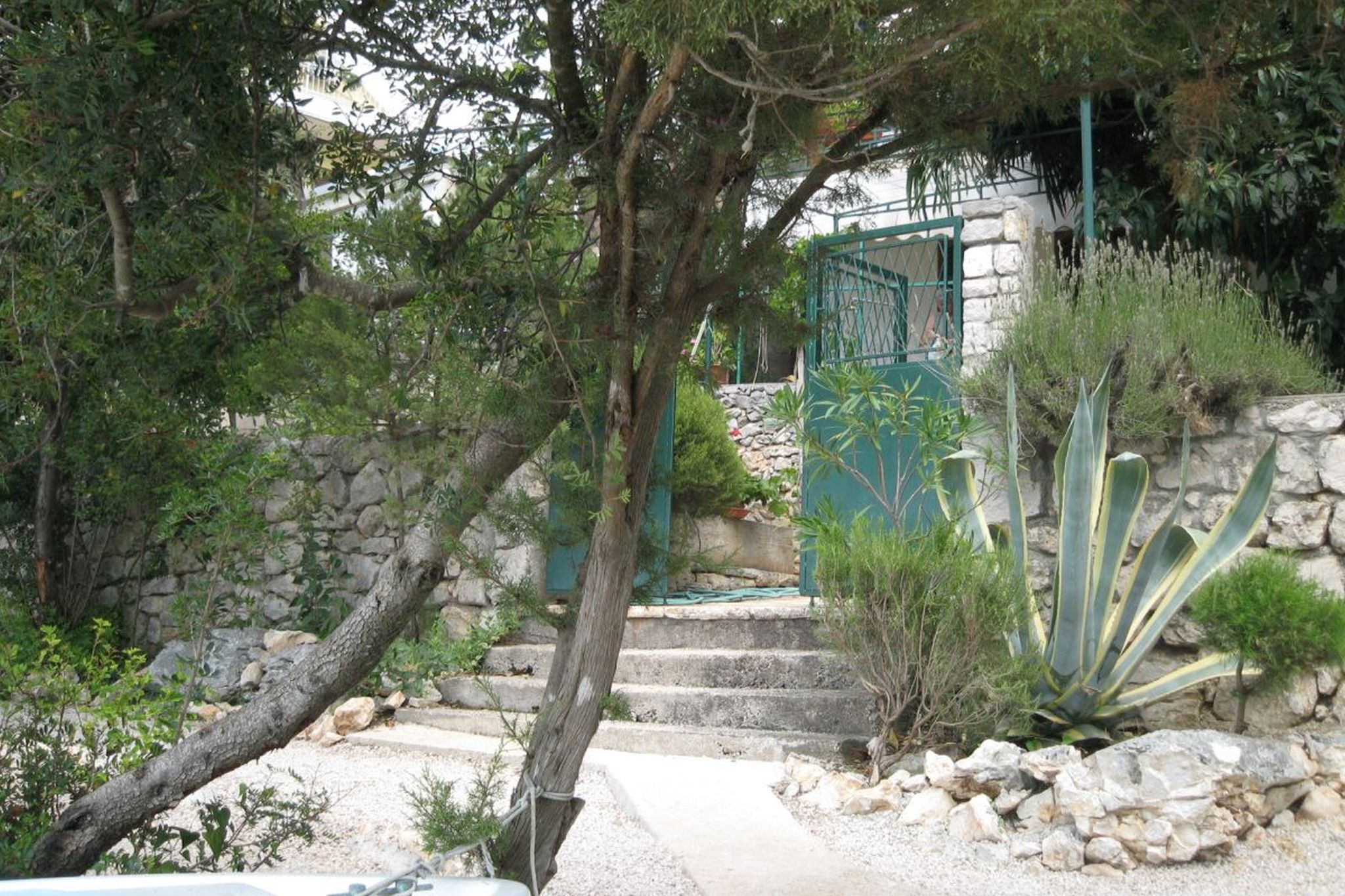 Apartments Mala kuća kraj mora 96141-A2