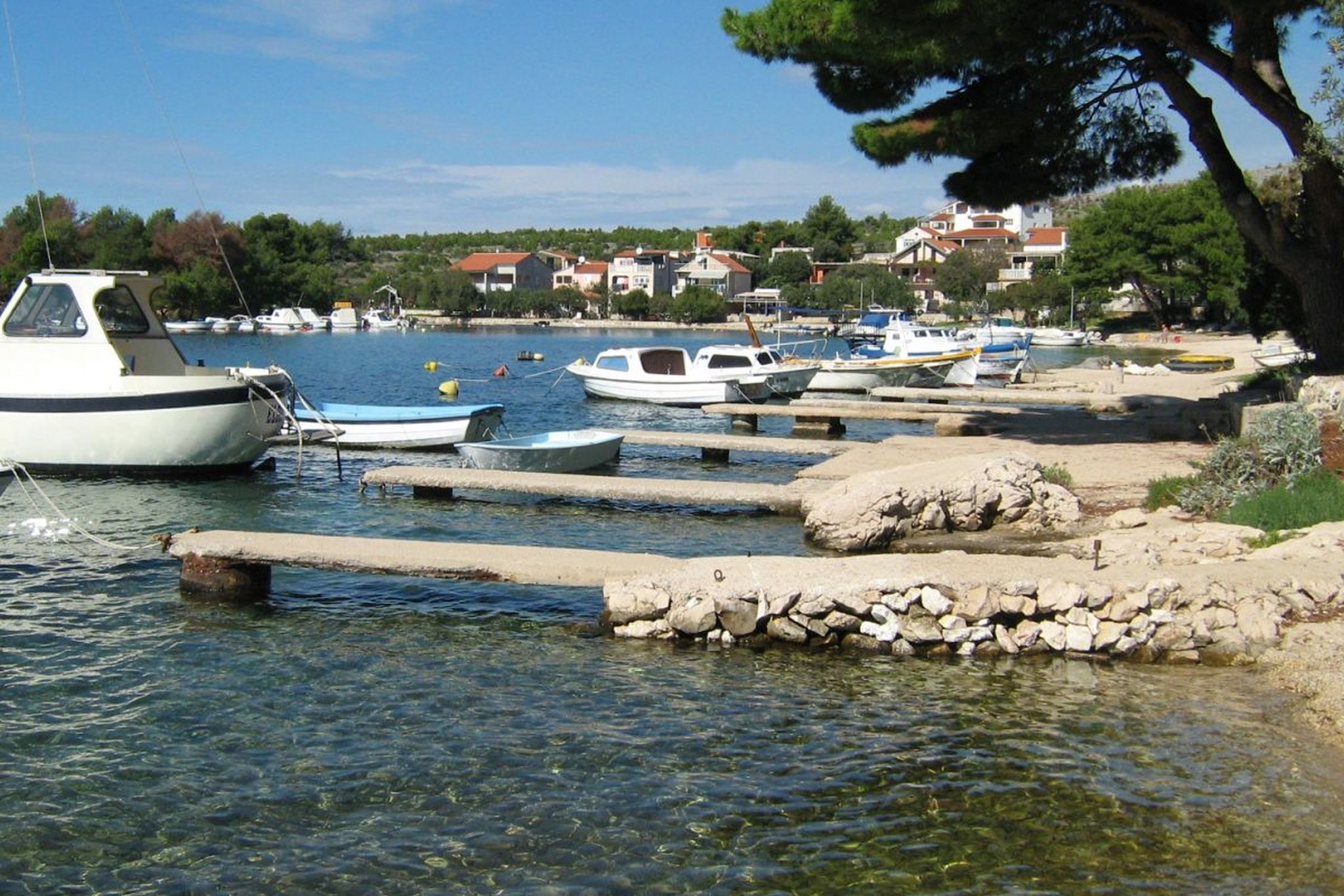 Apartments Mala kuća kraj mora 96141-A2
