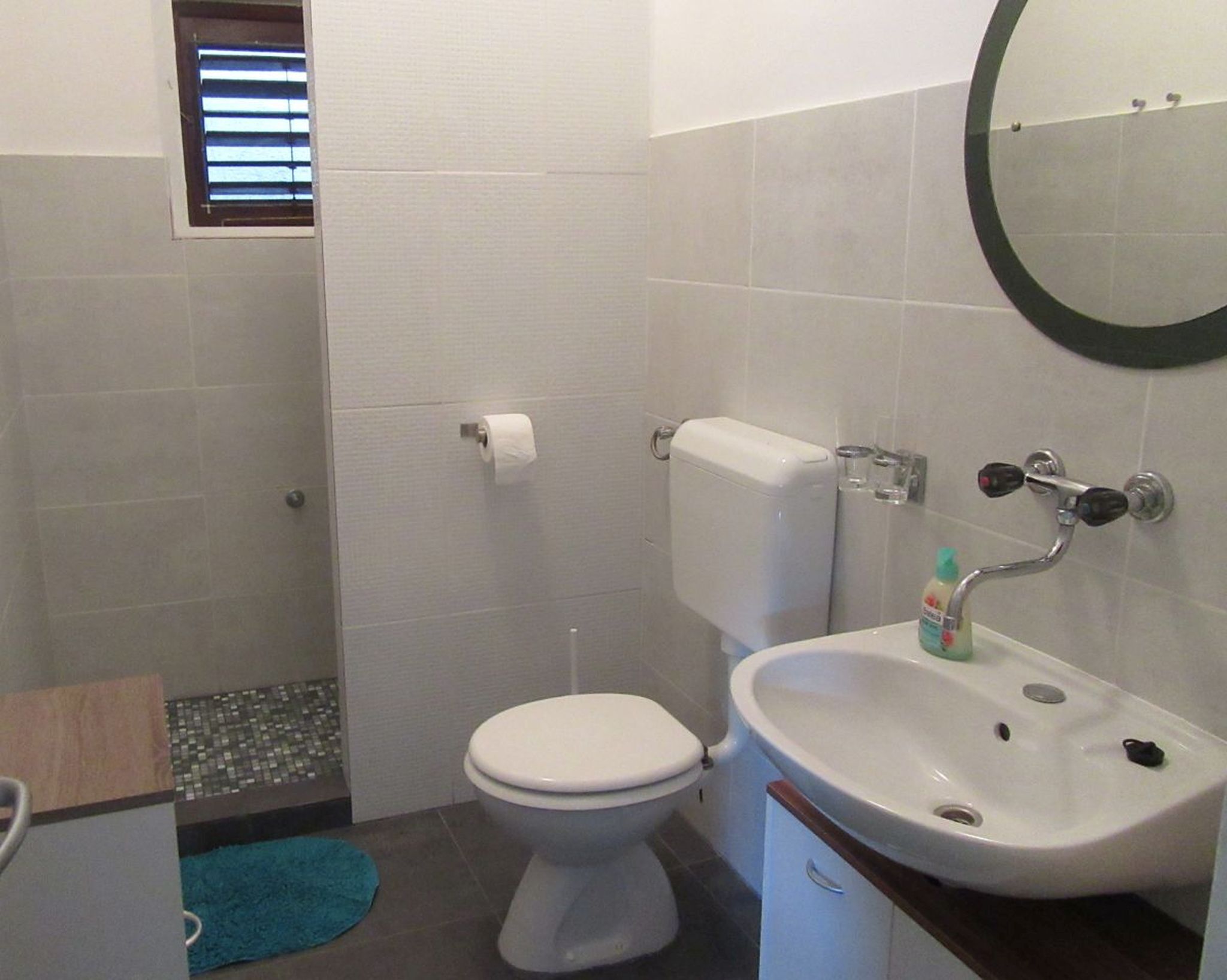 Apartments Mala kuća kraj mora 96141-A1