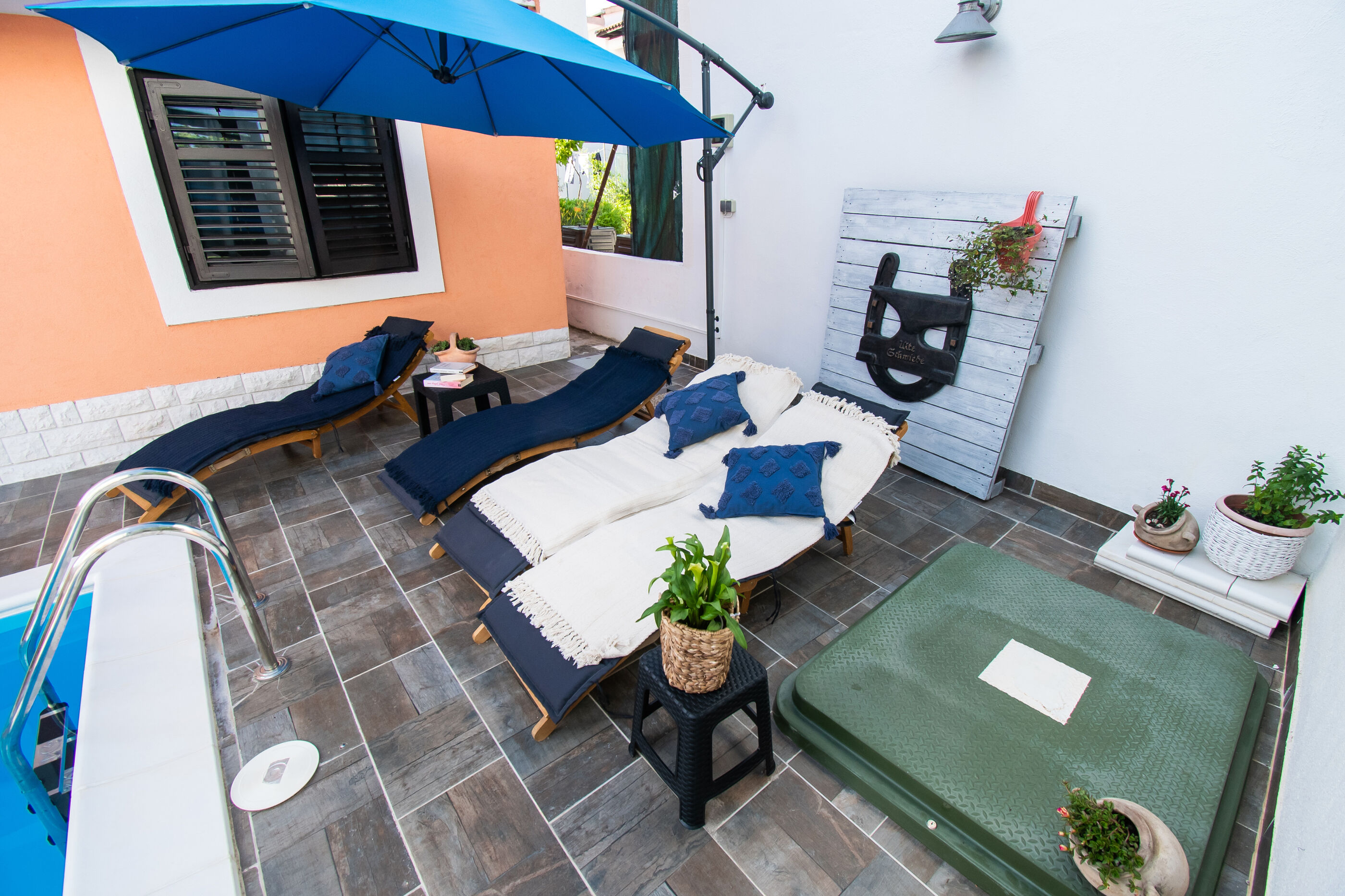 Apartments and Room Agiss with pool 83371-A2