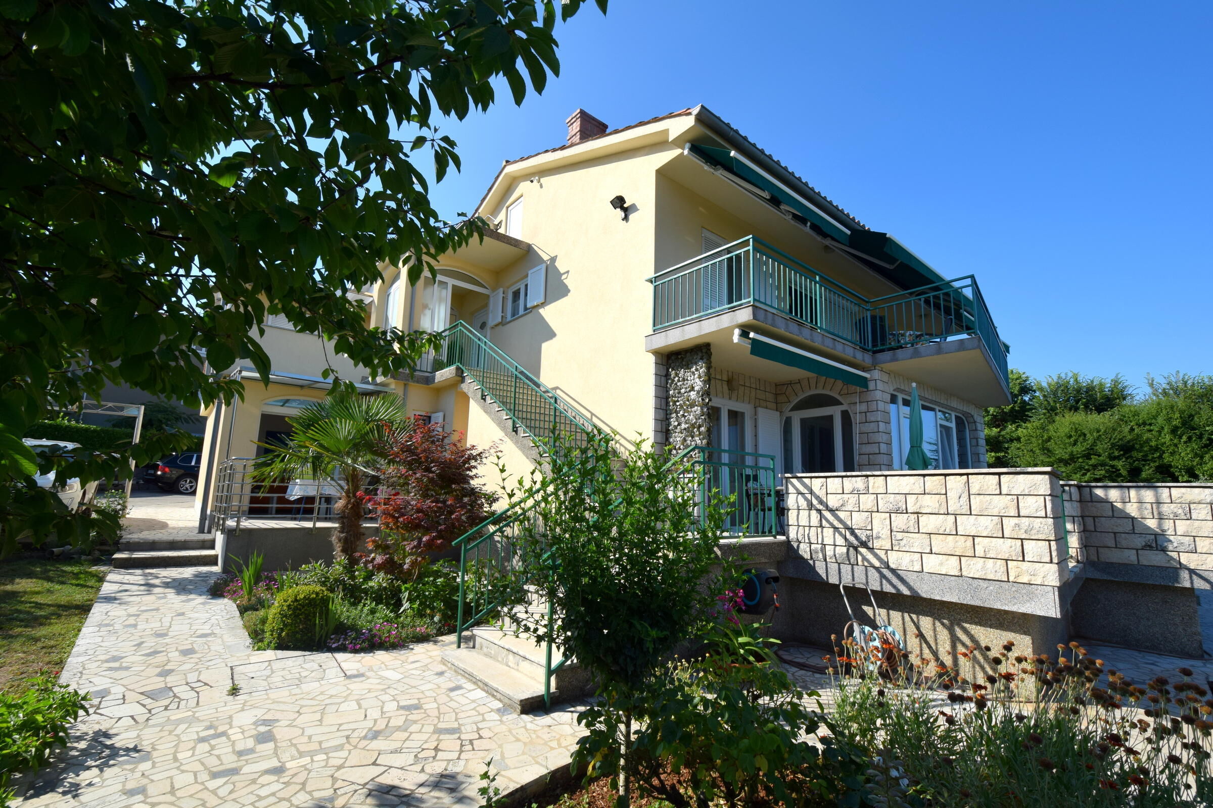 Apartments Rtic 62251-A1