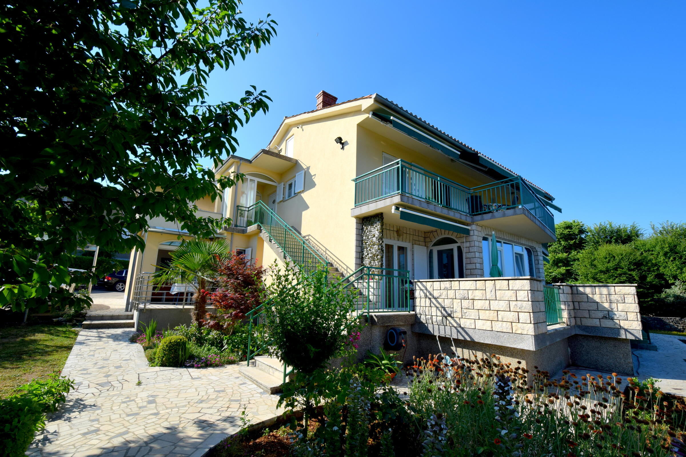 Apartments Rtic 62251-A1