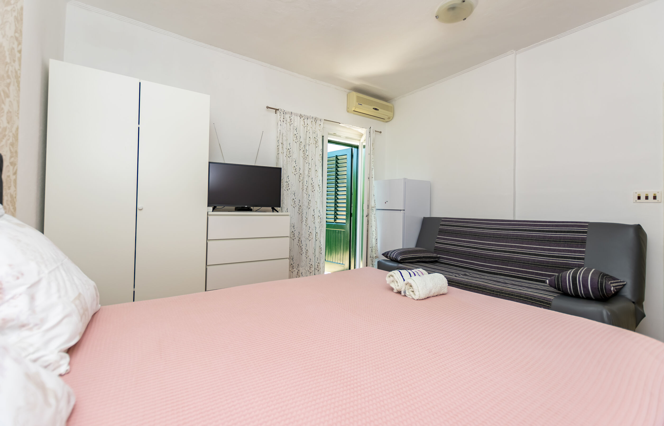 Apartments Nikola 95731-A2