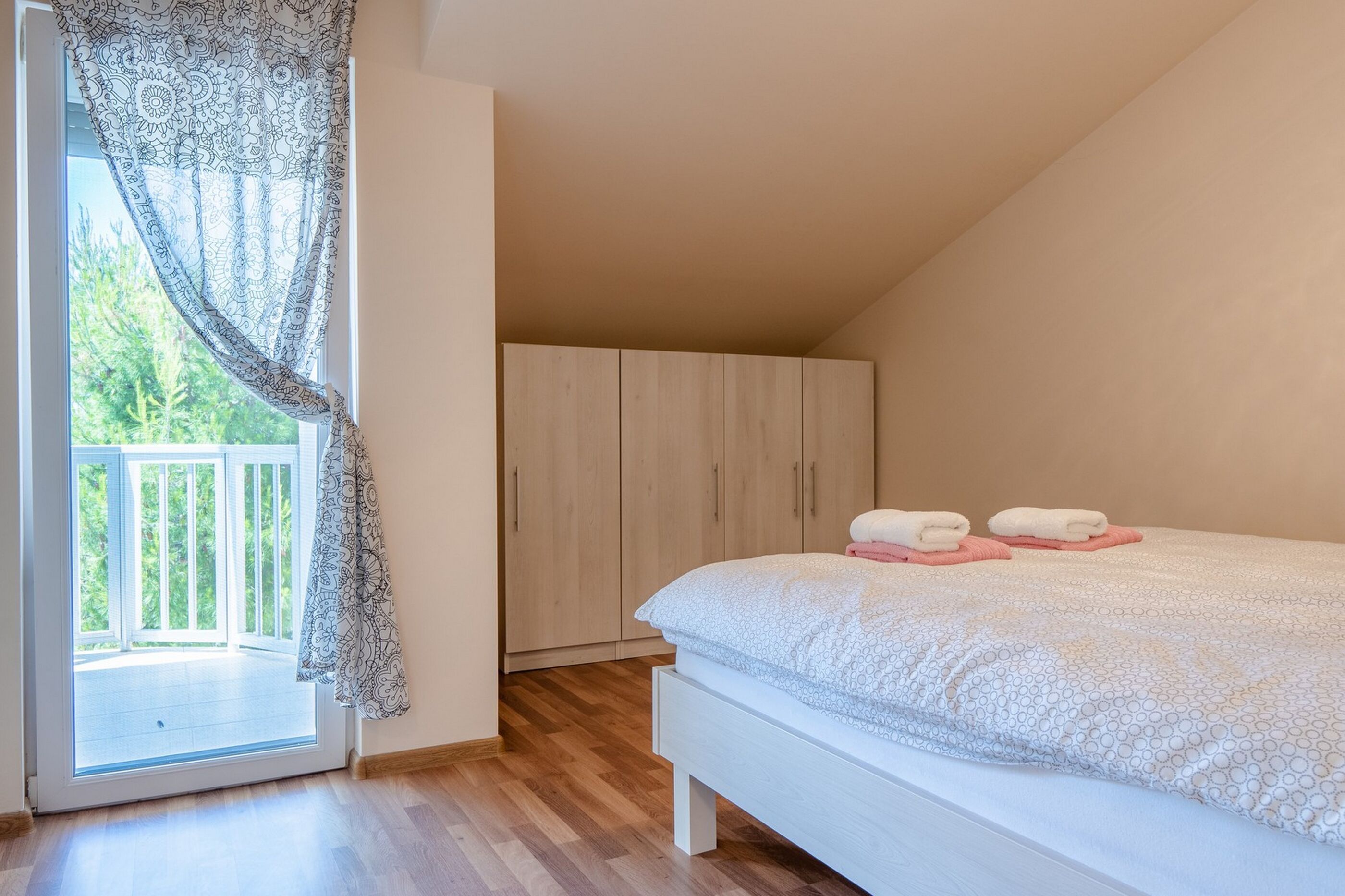 Apartments Sum mora 95858-A2