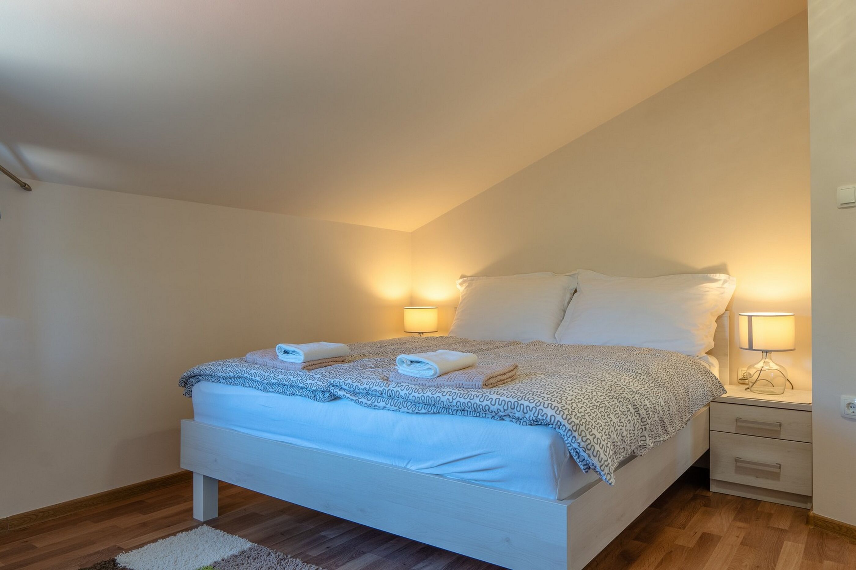 Apartments Sum mora 95858-A2