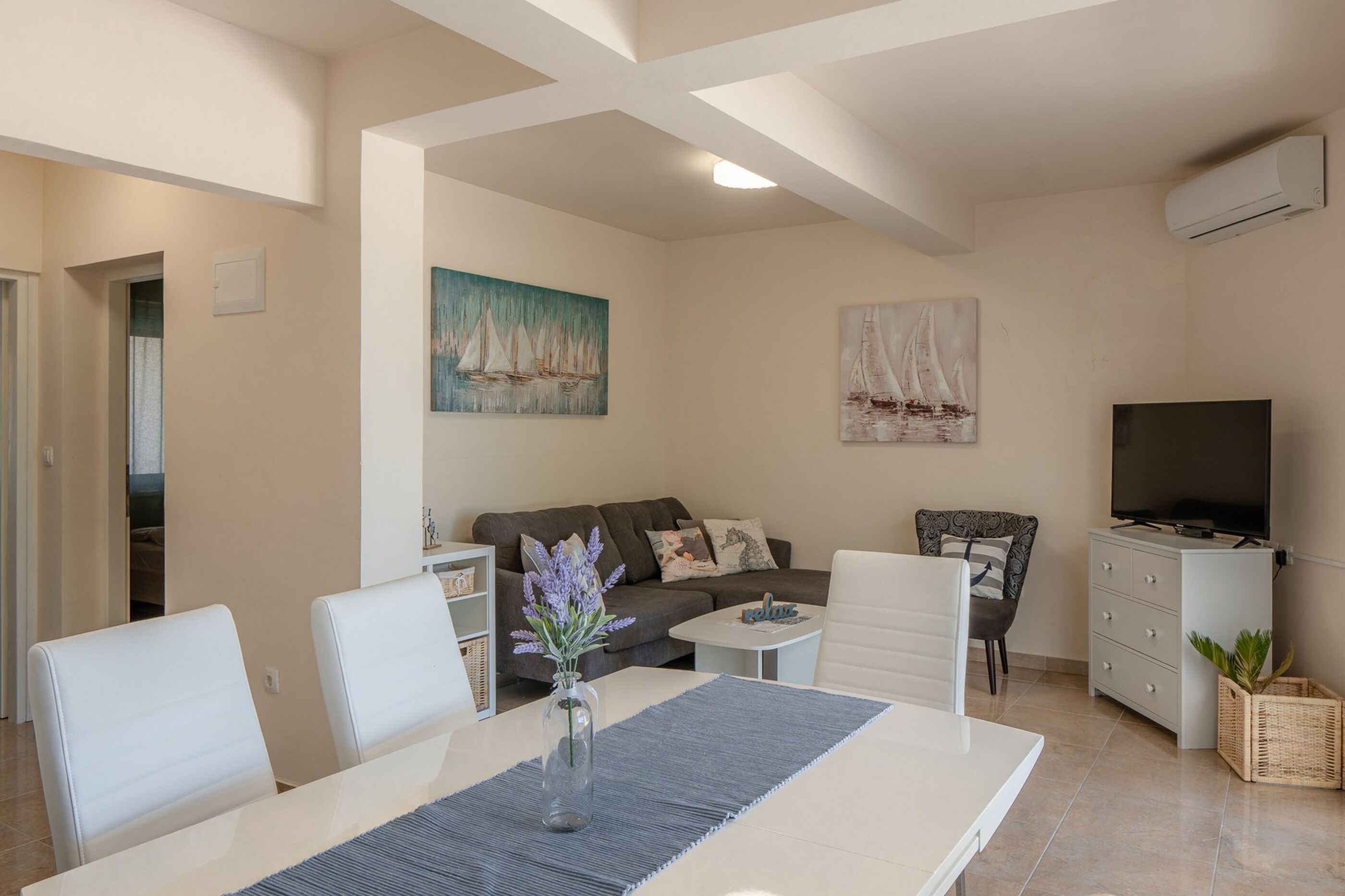 Apartments Sum mora 95858-A4
