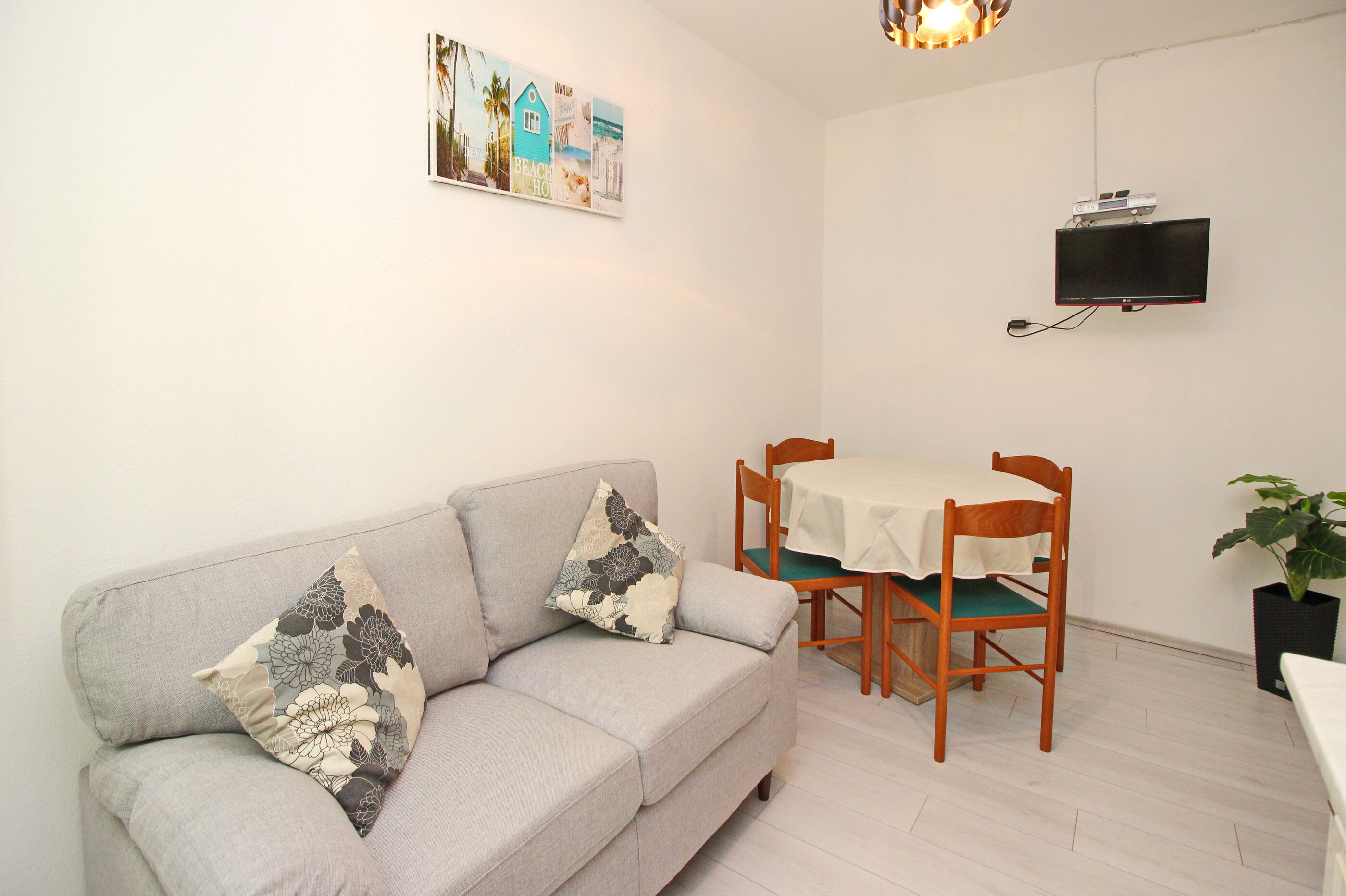 Apartments Capic Pescivica 69013-A3