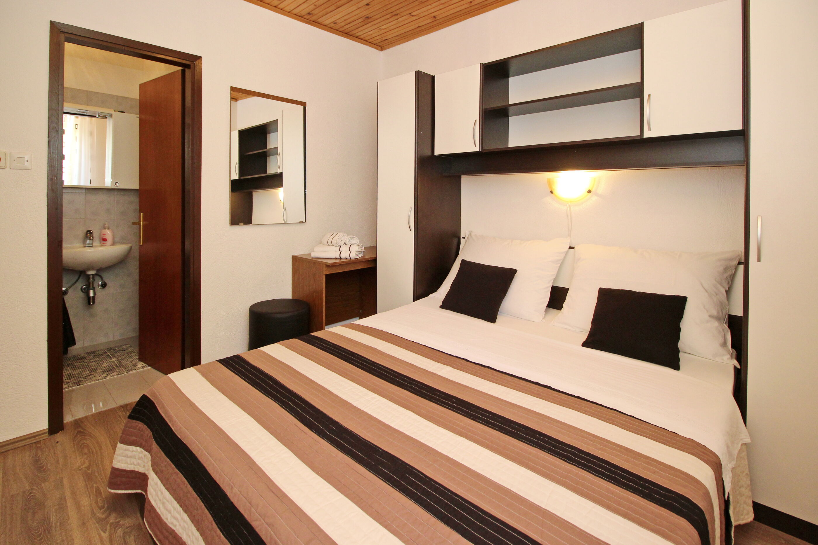 Apartments Capic Pescivica 69013-A3