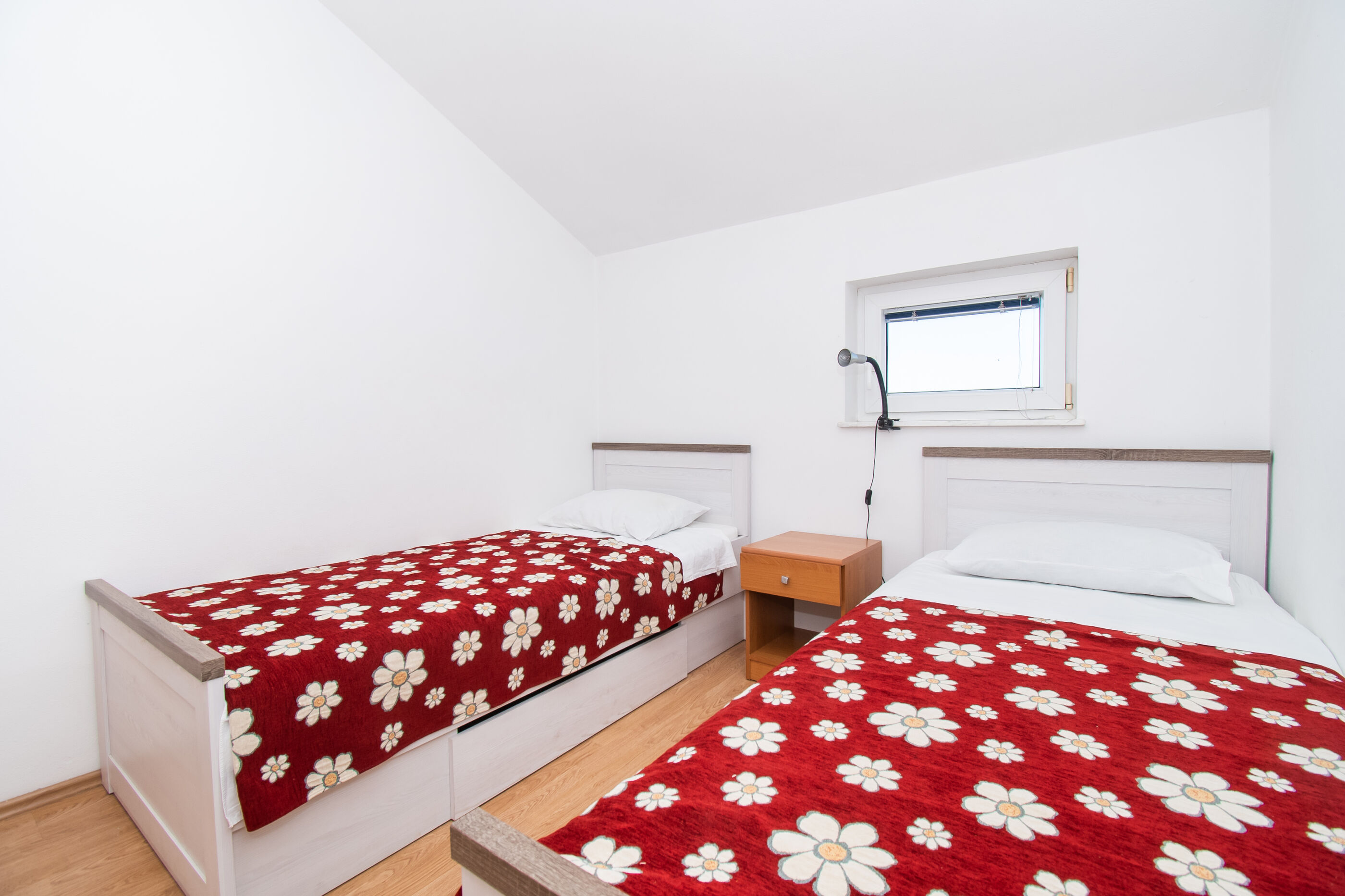 Apartments Nikola 81291-A1