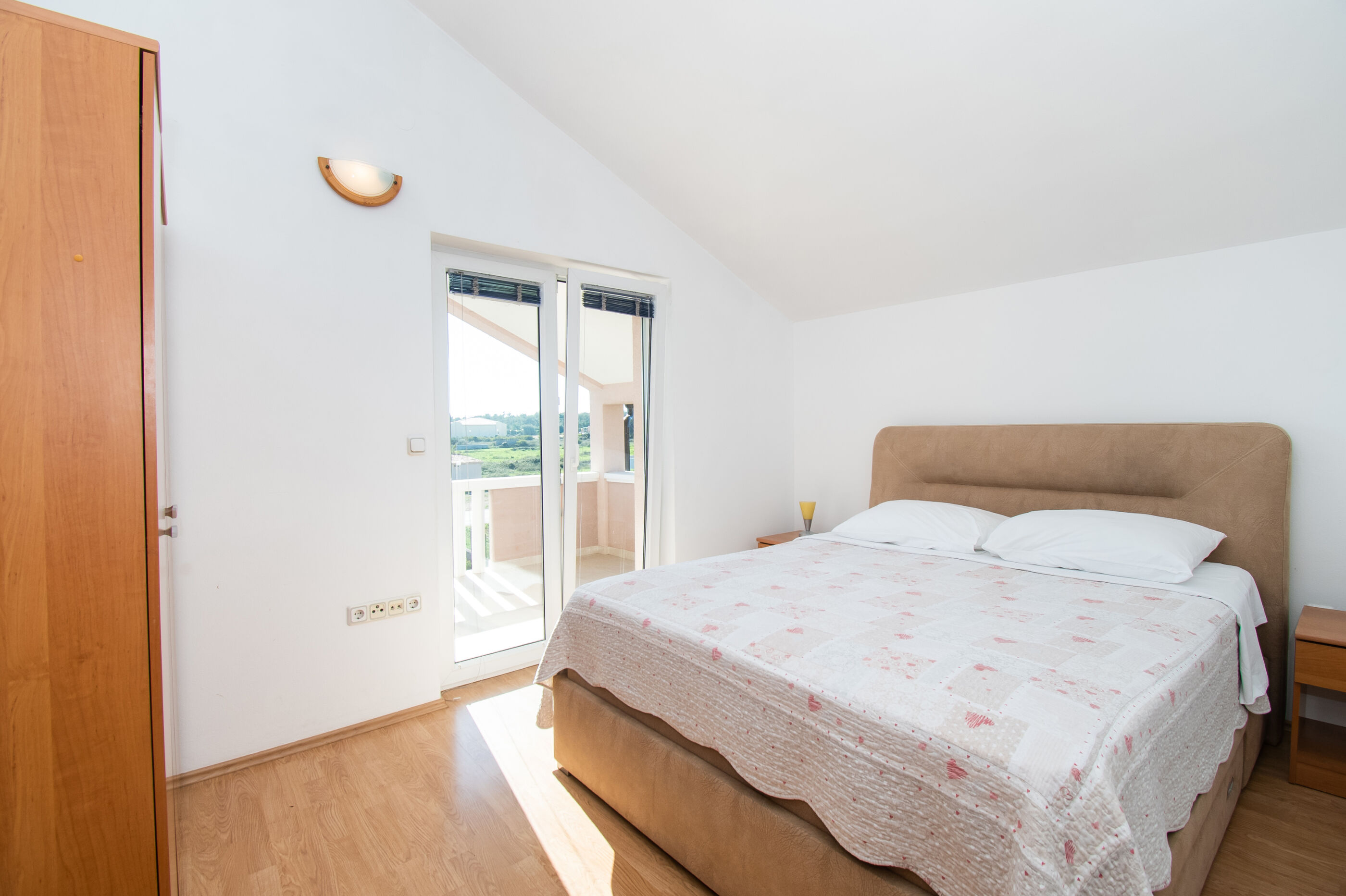 Apartments Nikola 81291-A1