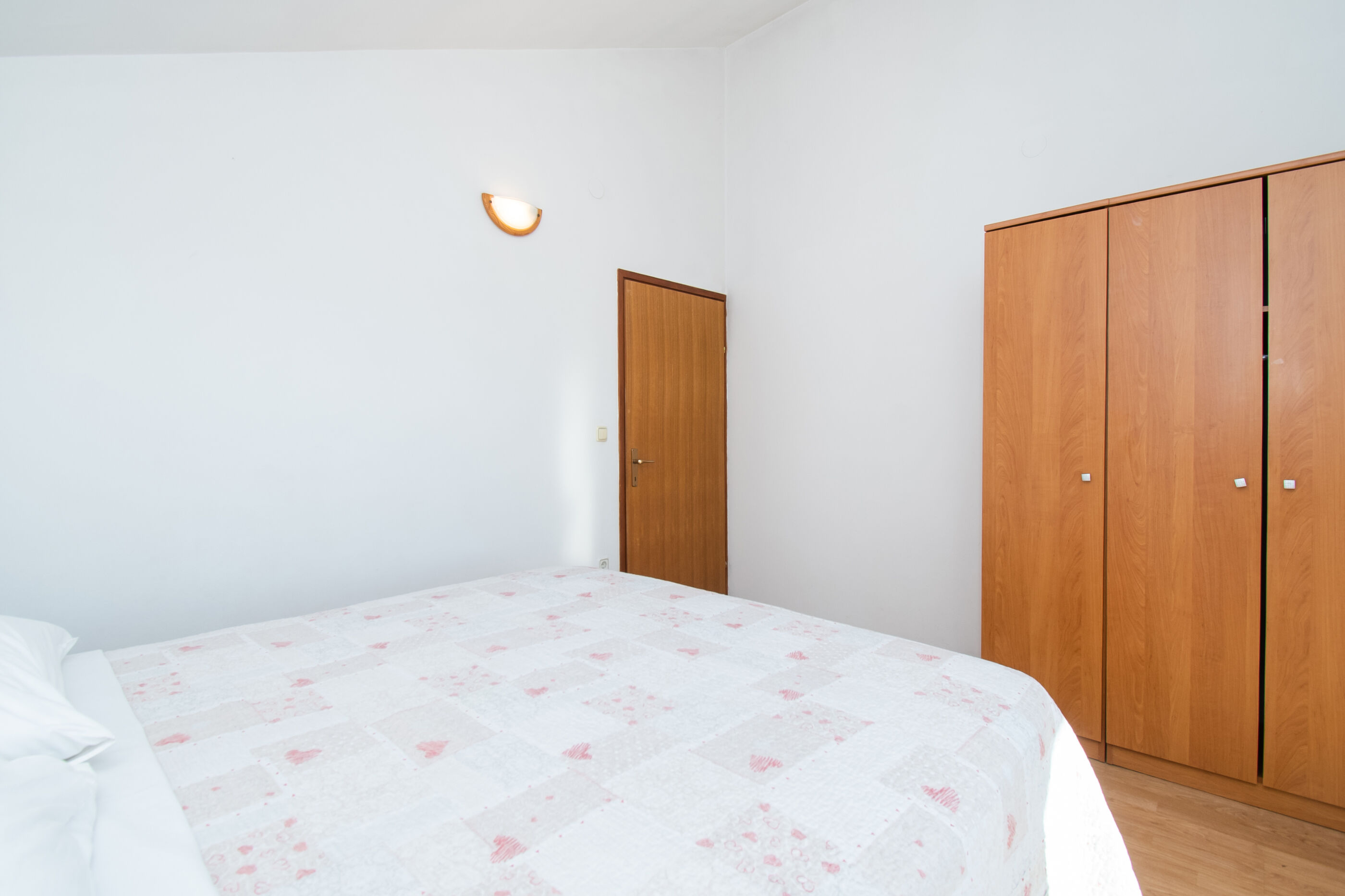 Apartments Nikola 81291-A1
