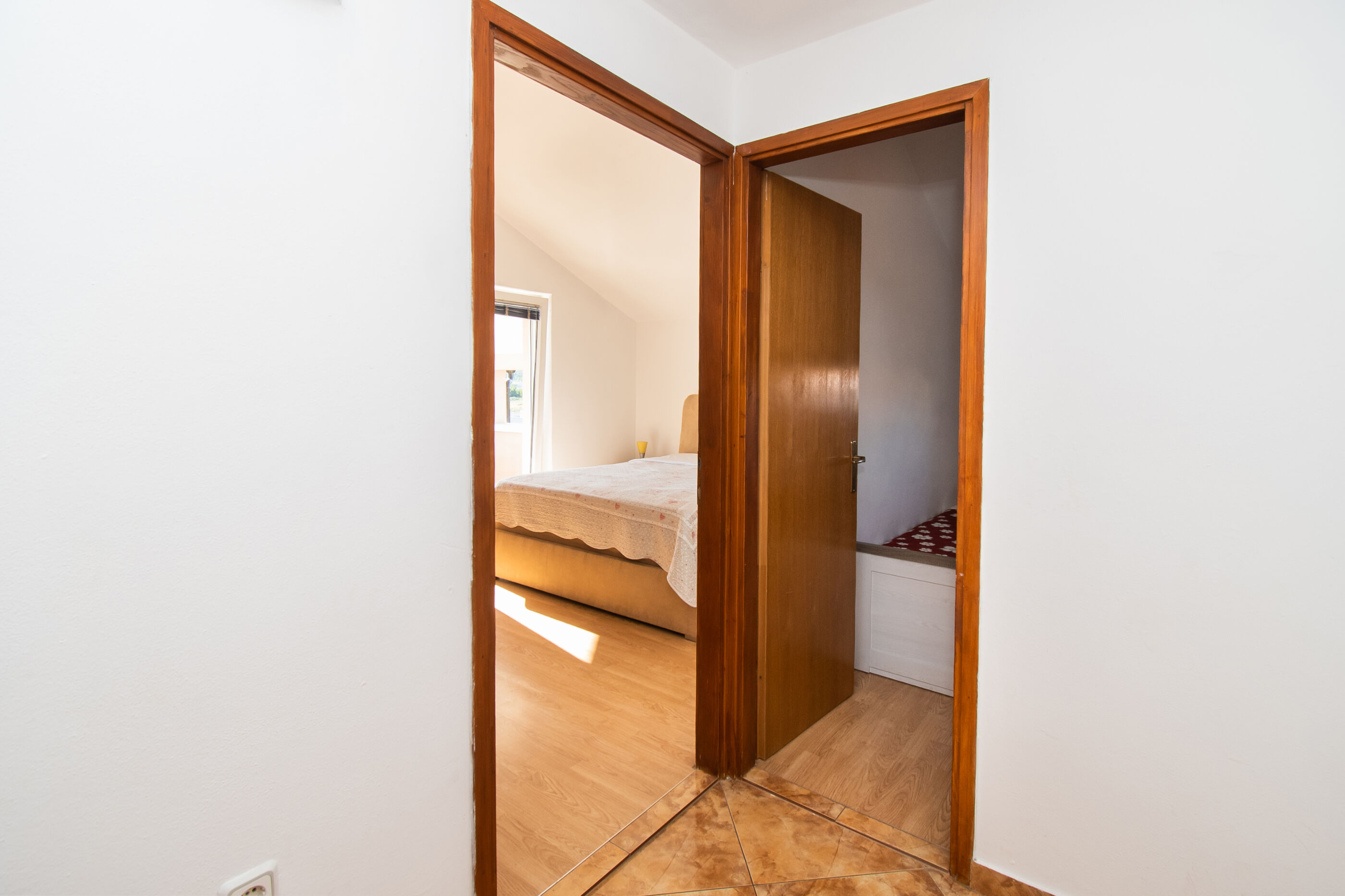 Apartments Nikola 81291-A1