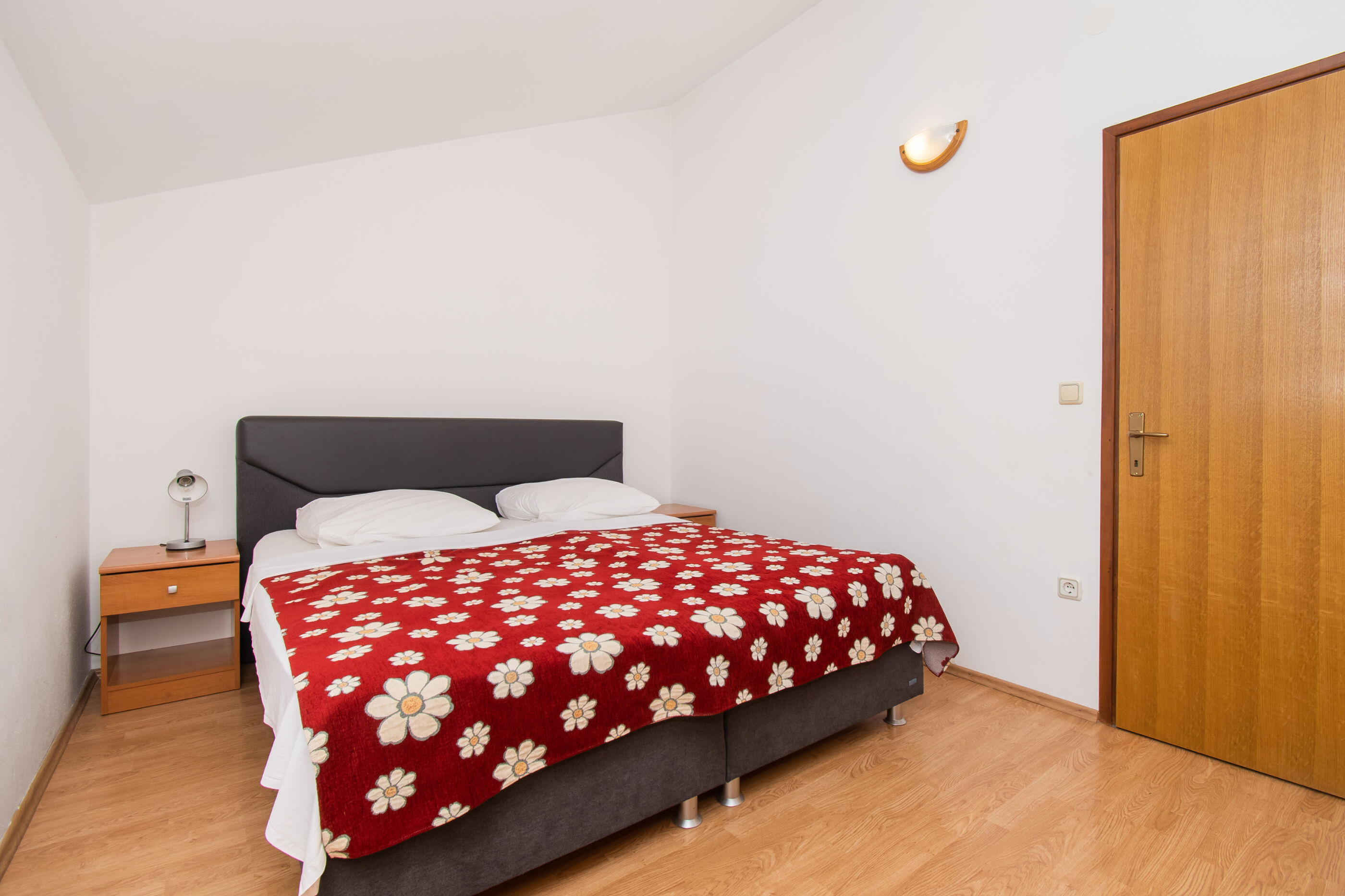Apartments Nikola 81291-A2