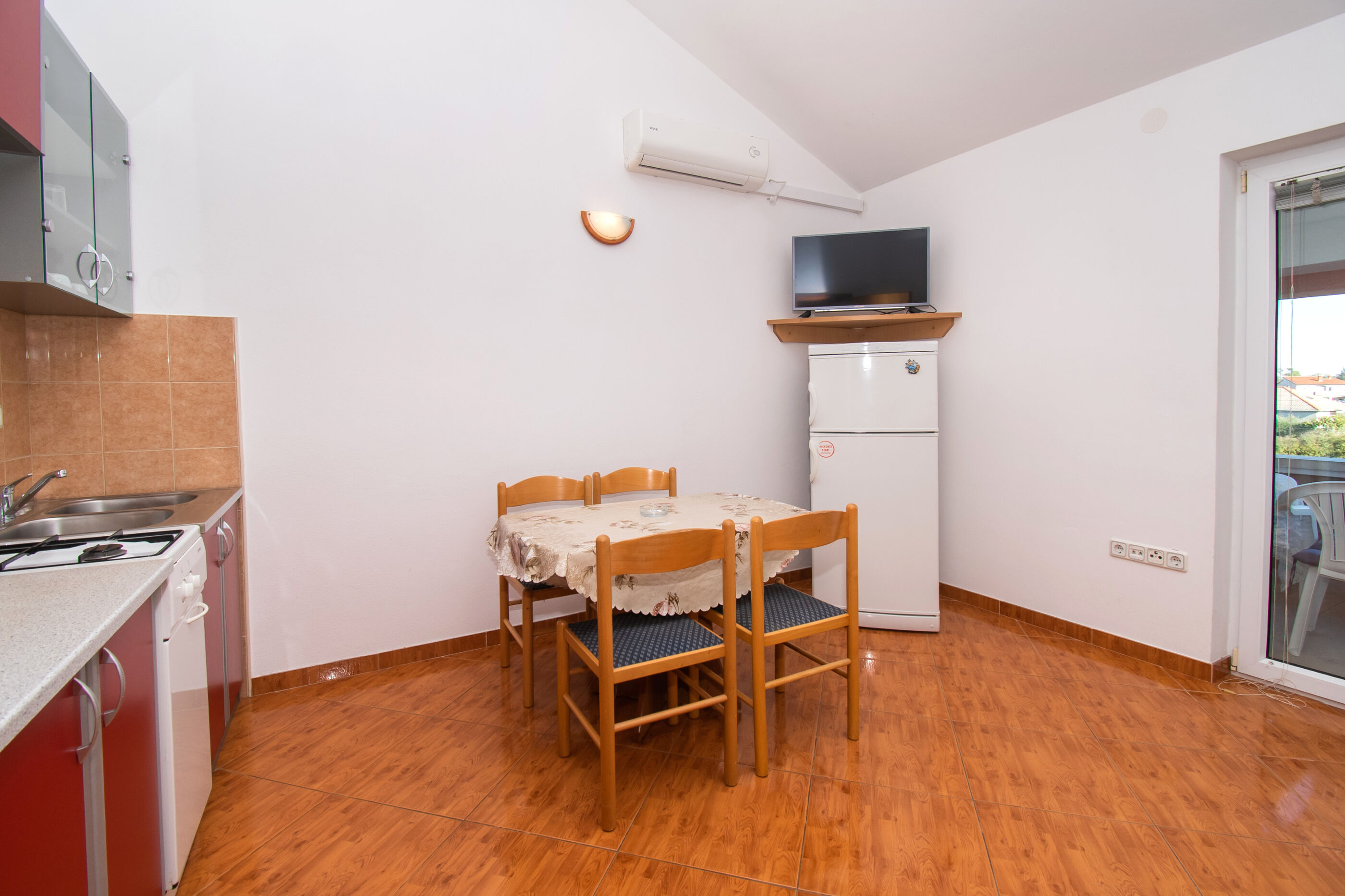 Apartments Nikola 81291-A2