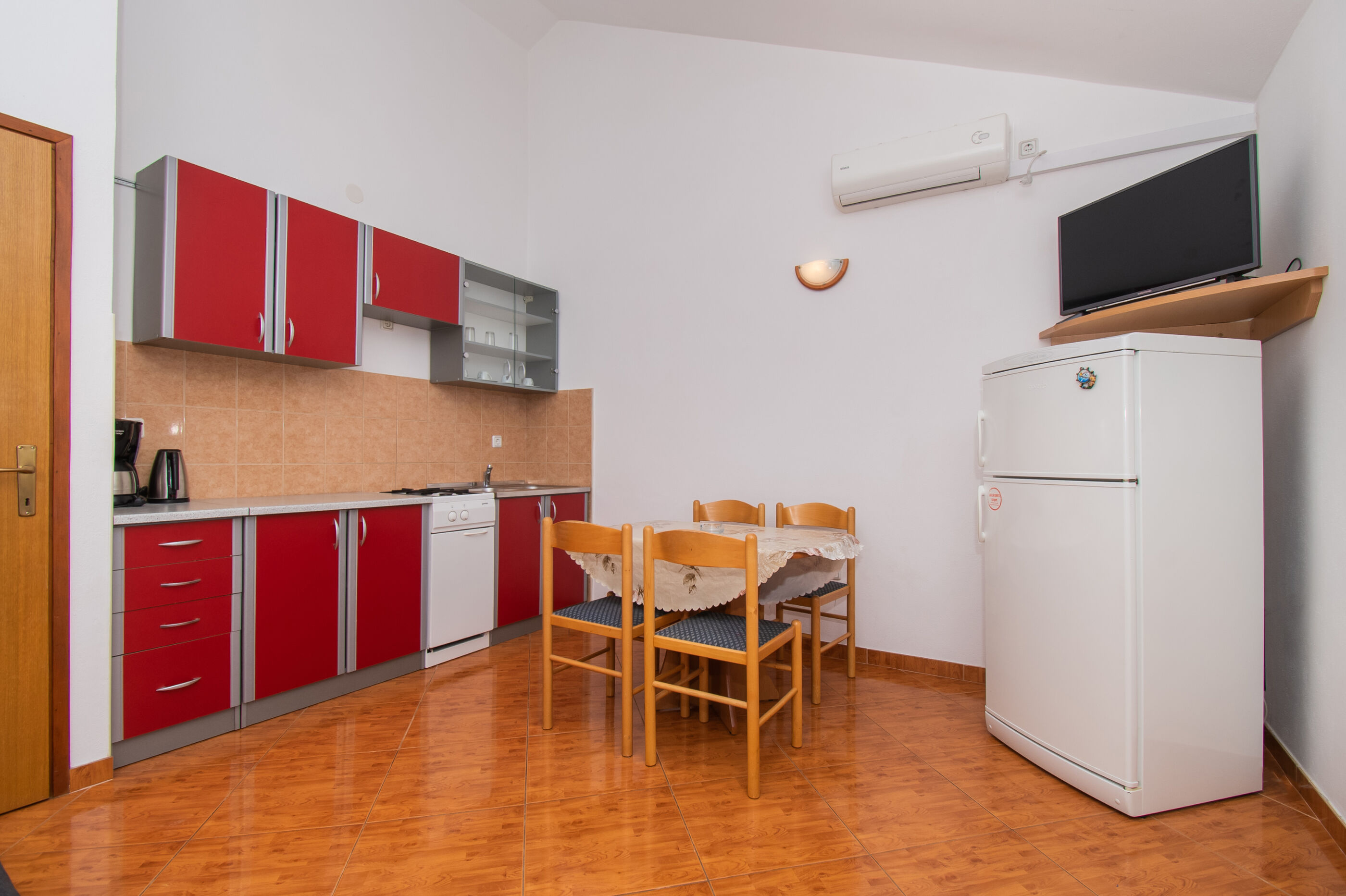 Apartments Nikola 81291-A2