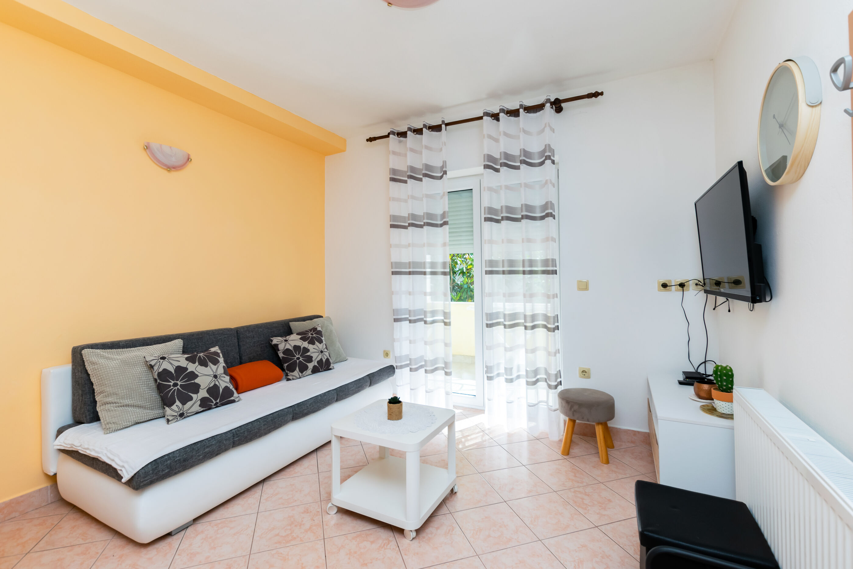 Apartments Miranda 89931-A6
