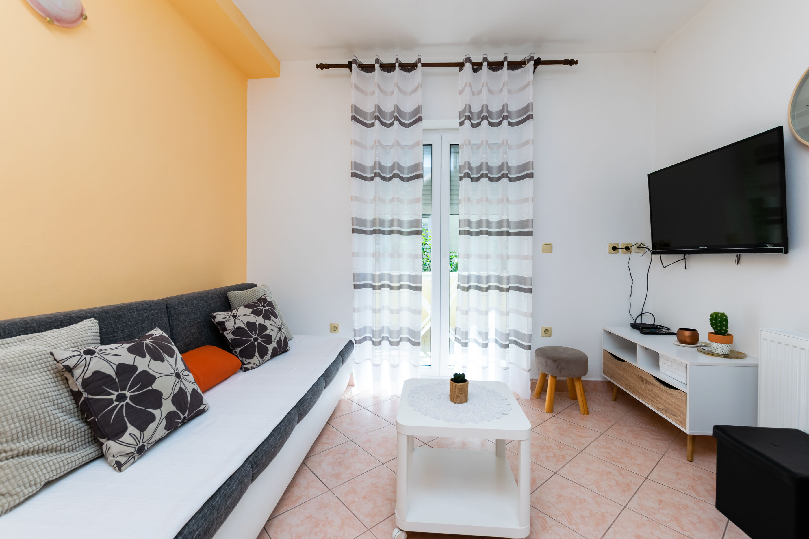 Apartments Miranda 89931-A6