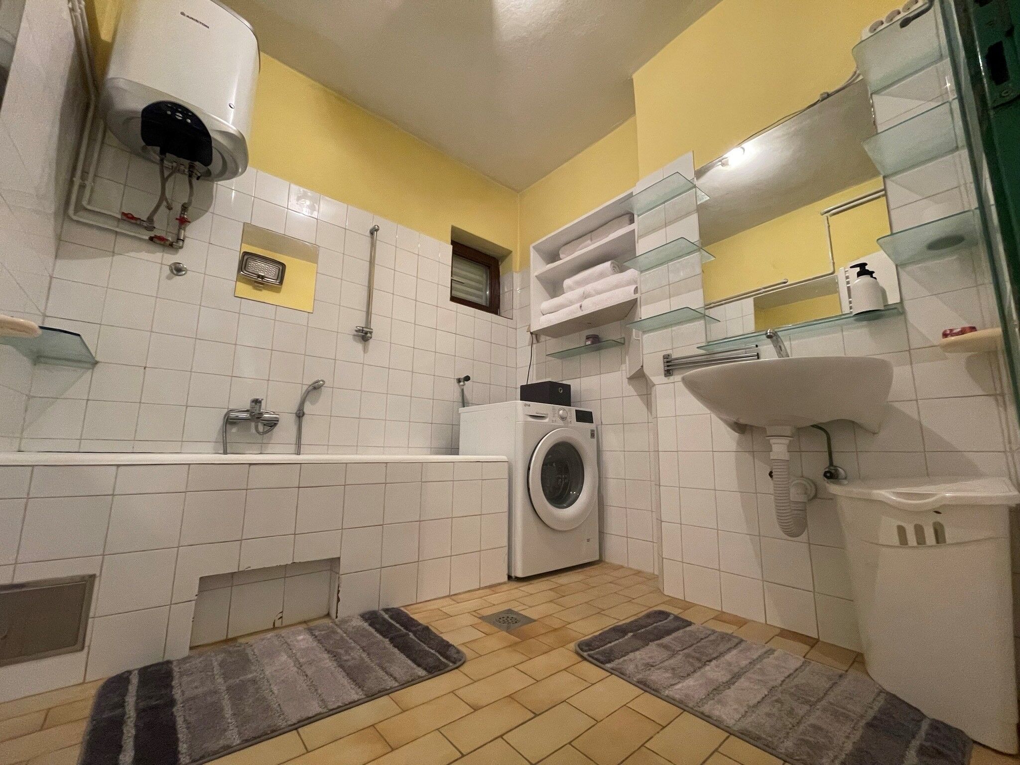 Apartment Lavender Dream 82491-A2