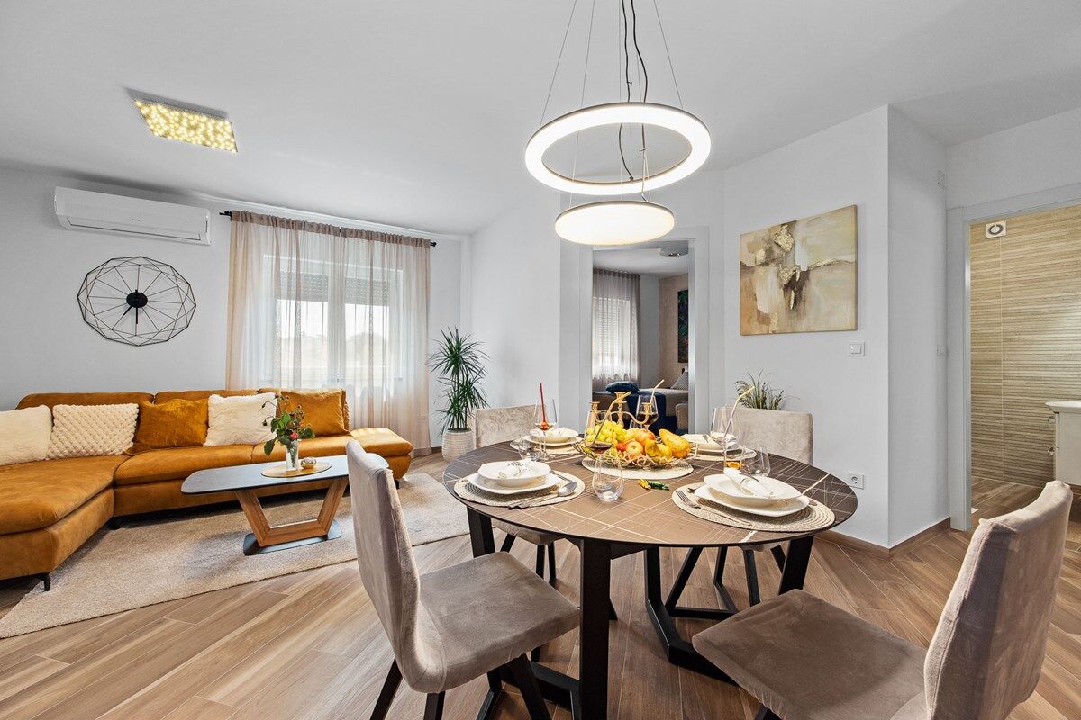 House Goga 74275-A1