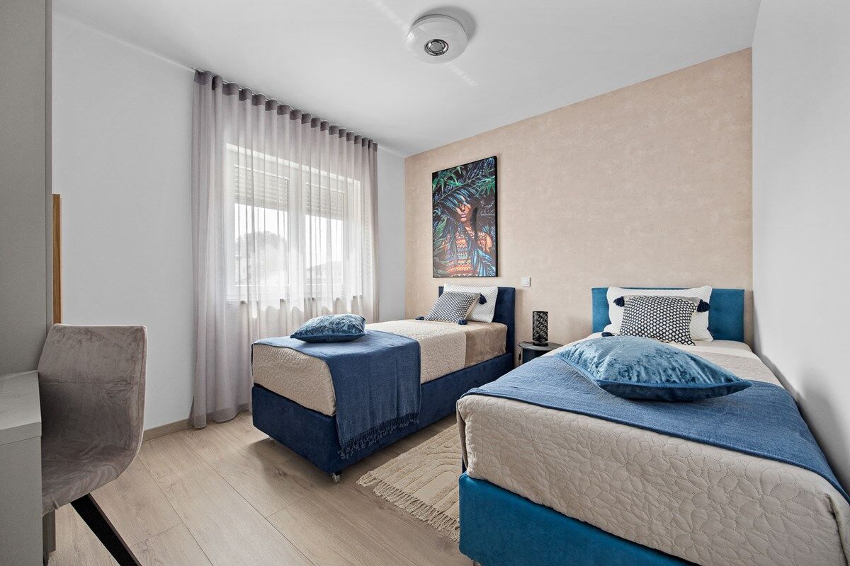 House Goga 74275-A1