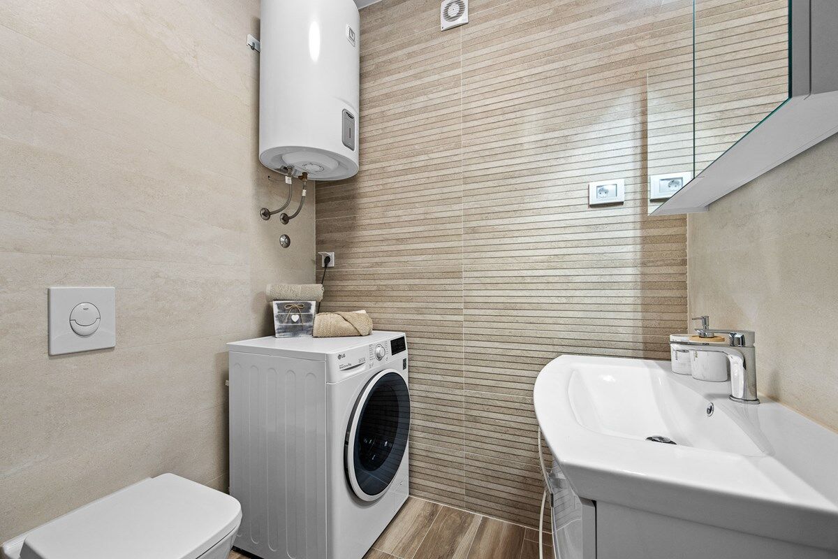 House Goga 74275-A1