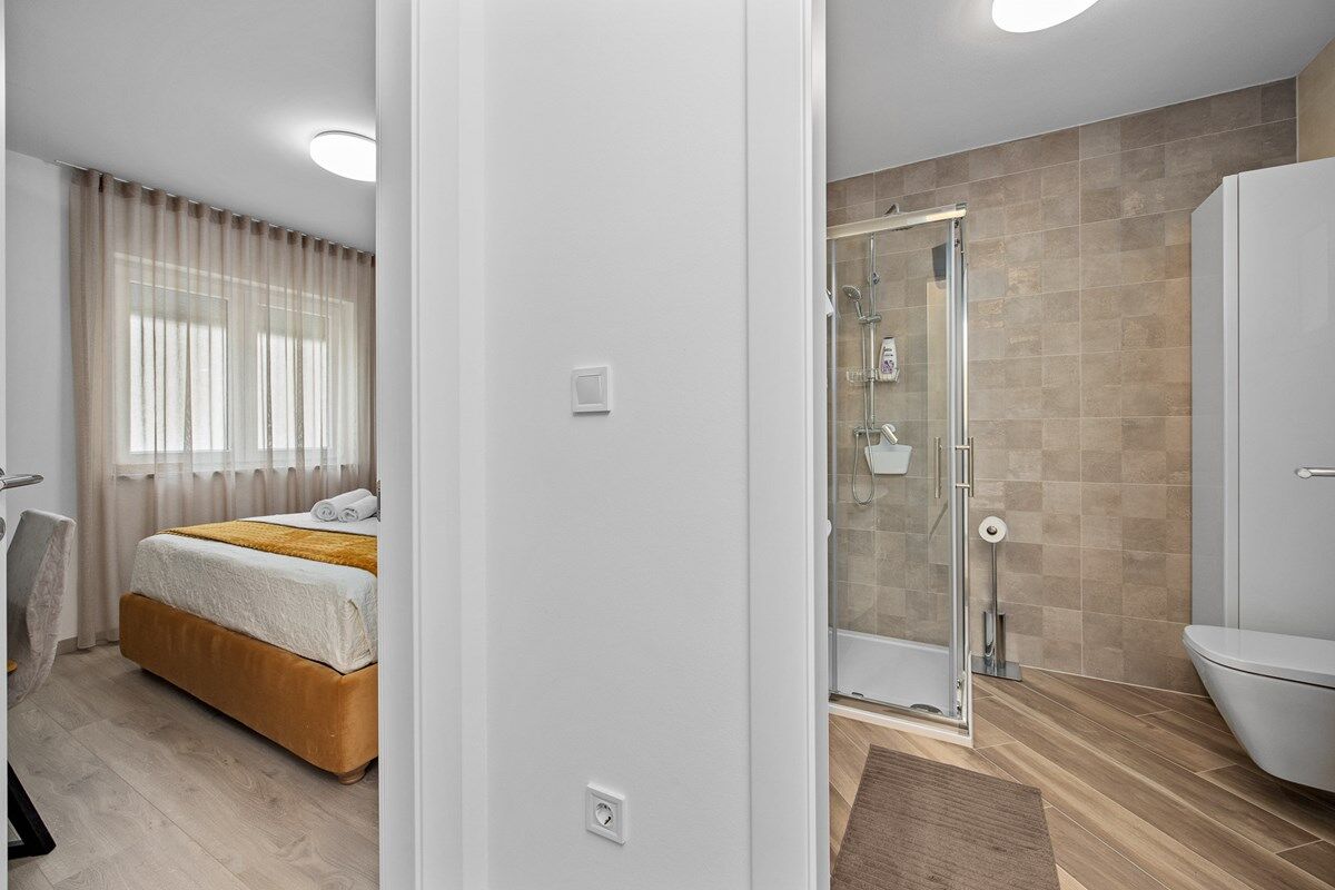House Goga 74275-A1